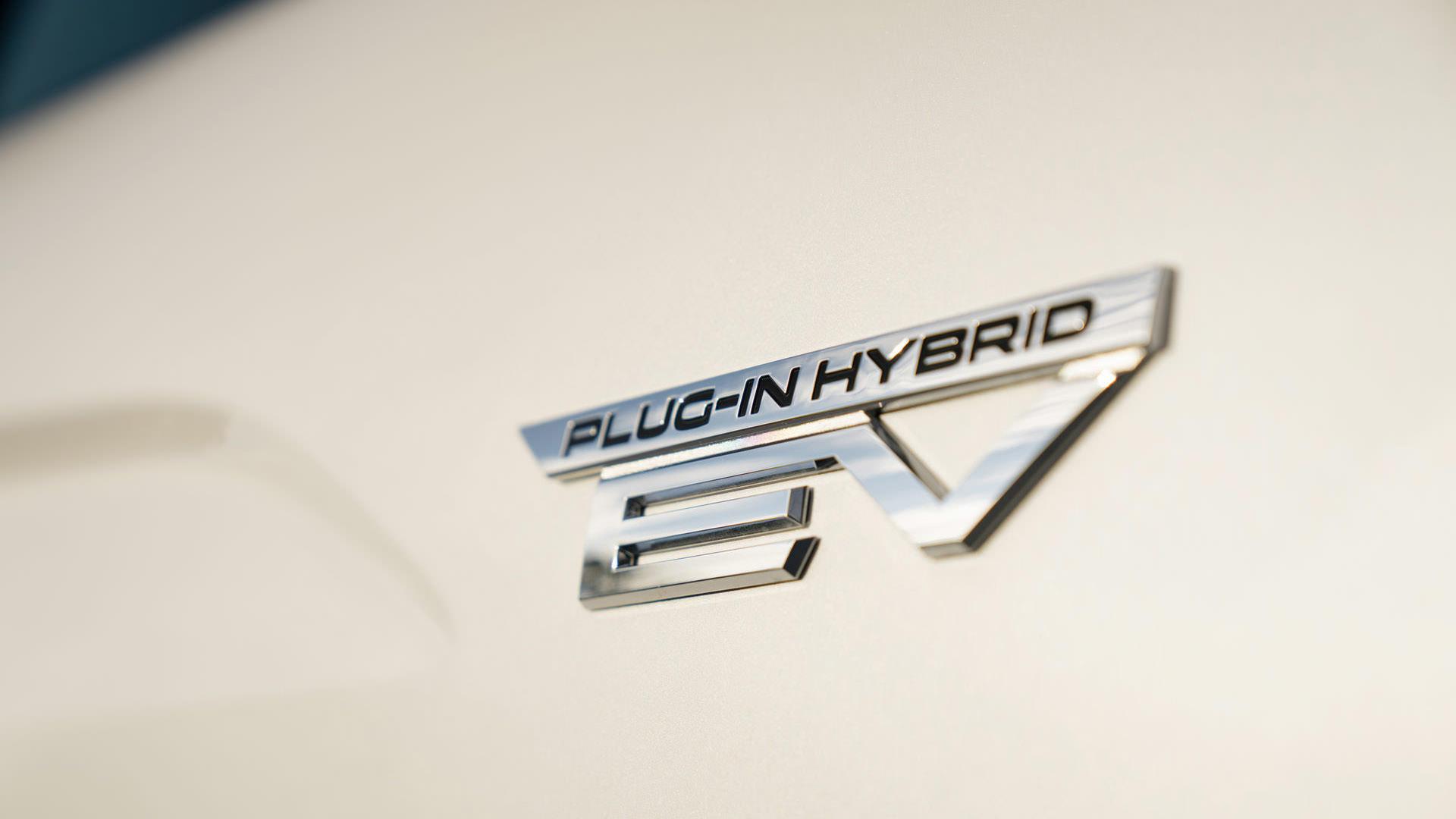 نشان پلاگین هیبریدی میتسوبیشی اکلیپس کراس 2022 پلاگین هیبرید / 2022 Mitsubishi Eclipse Cross Plug-In Hybrid