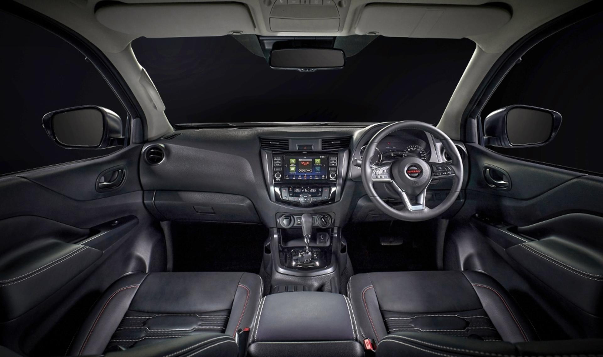 نمای داخلی NISSAN NAVARA Pro4x Warrior نیسان ناوارا پرو 2021