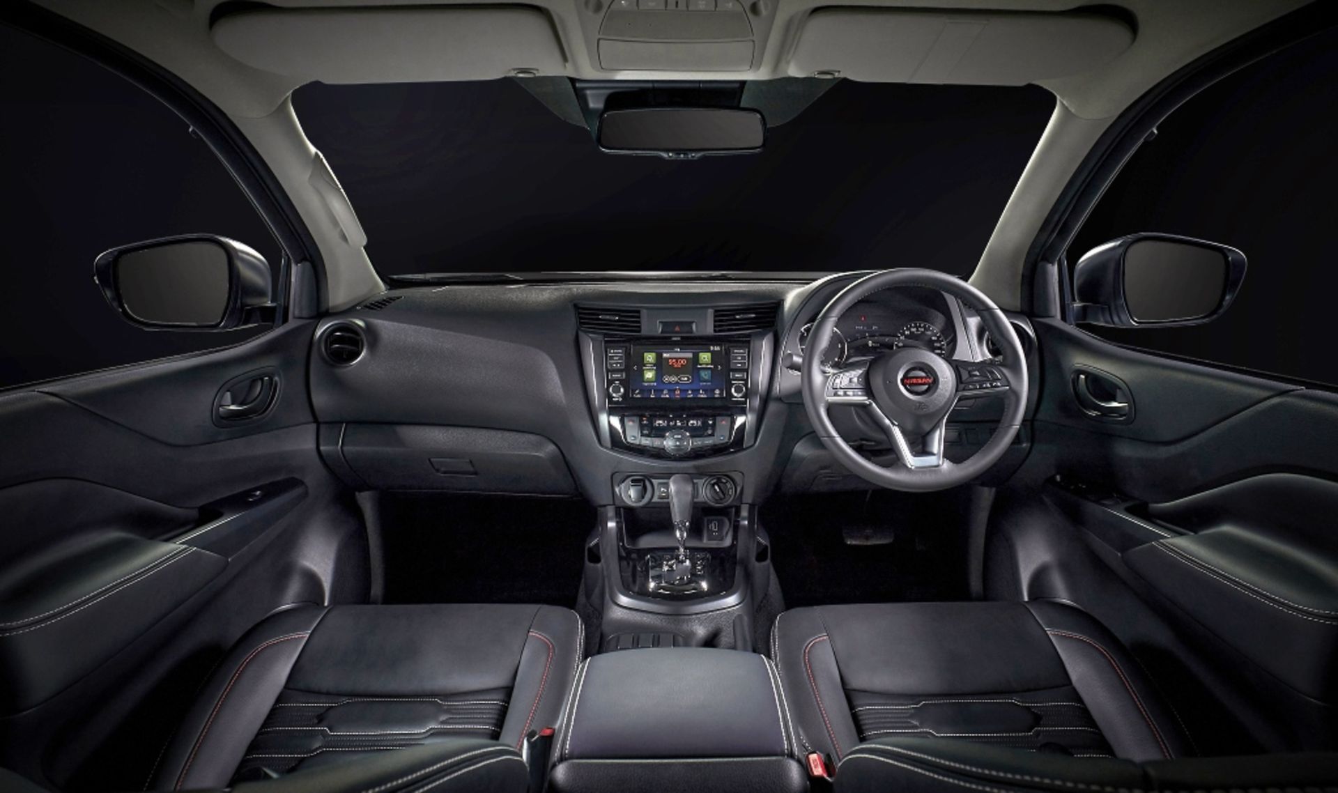 نمای داخلی NISSAN NAVARA Pro4x Warrior نیسان ناوارا پرو 2021