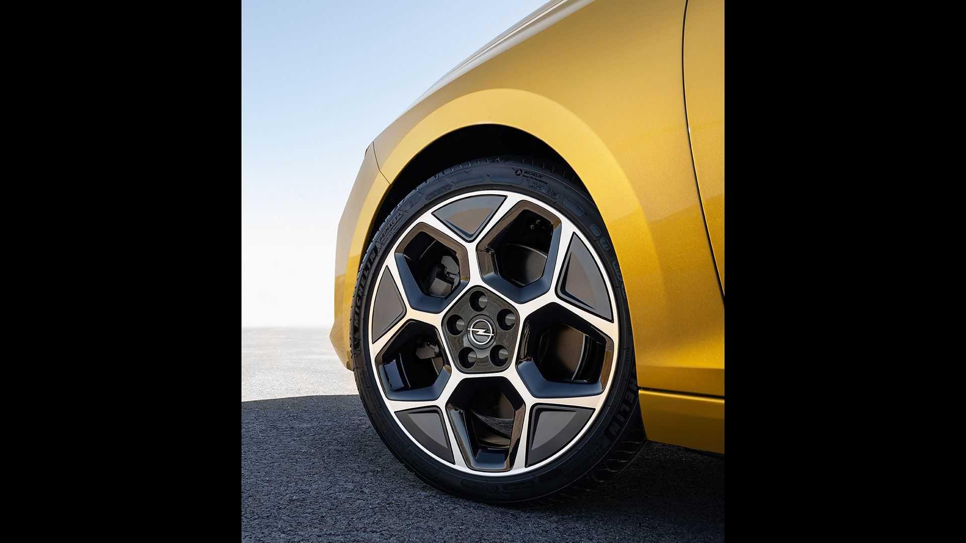نمای چرخ Opel Astra 2022 اوپل آسترا