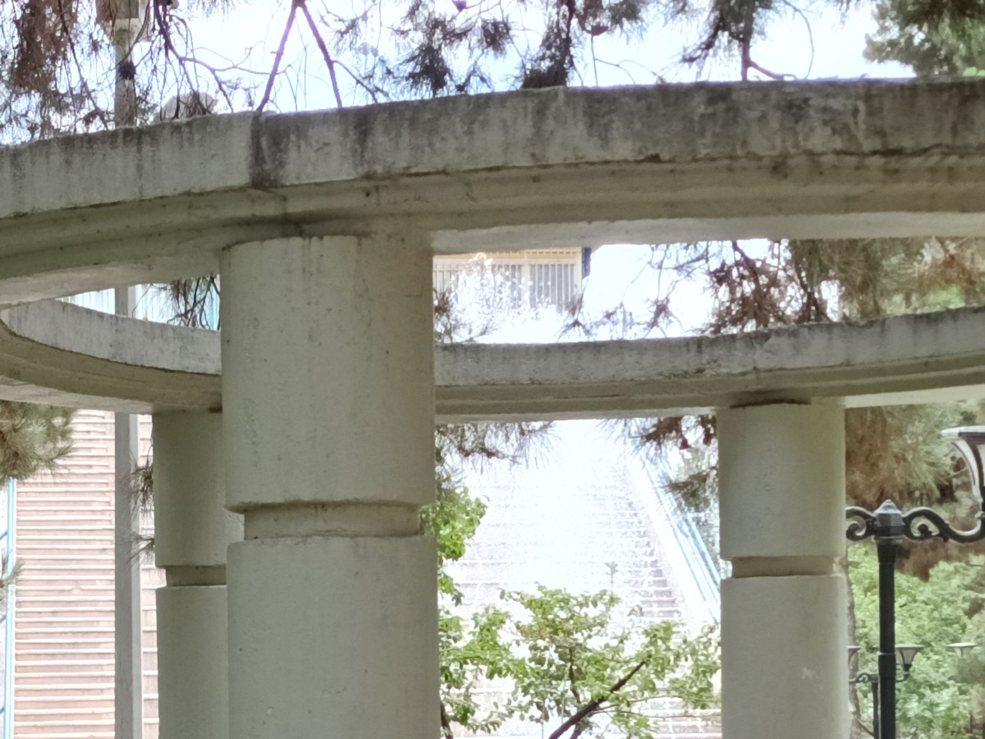 برش ۱۰۰ درصدی عکس پوکو ام ۳ پرو با HDR روشن