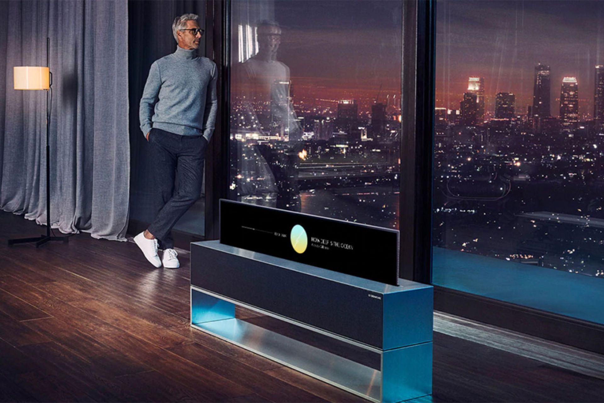 تلویزیون رولی Signature OLED R