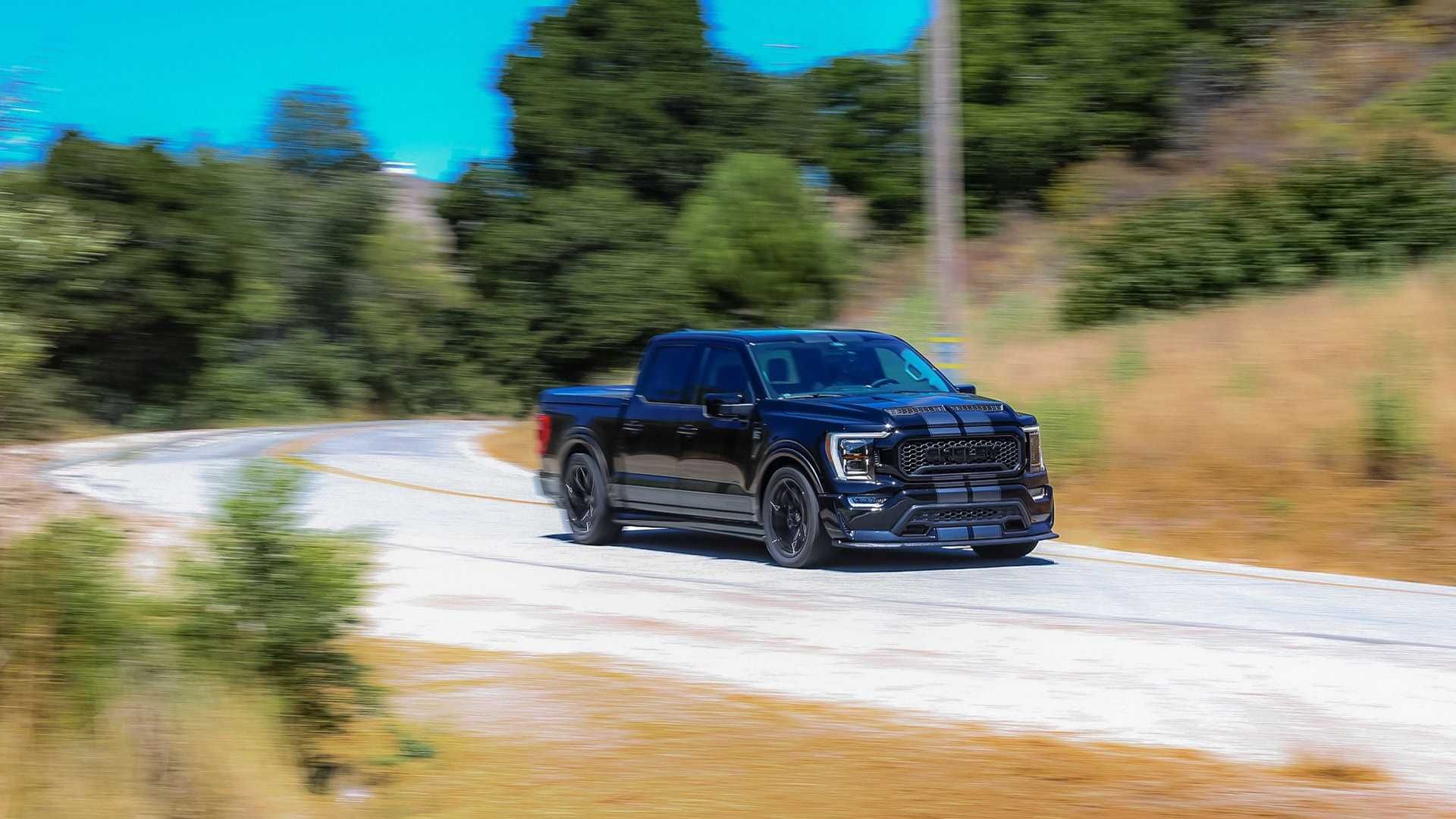 نمای وانت شلبی فورد اف 150 سوپر اسنیک / 2021 Shelby F-150 Super Snake دو کابین در جاده
