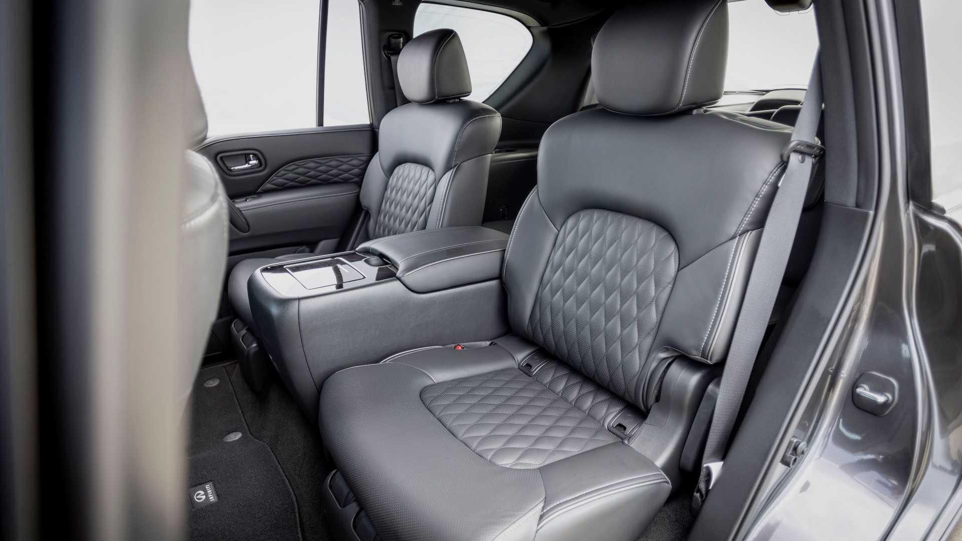ردیف دوم - مدل ۲۰۲۲ اینفینیتی QX80