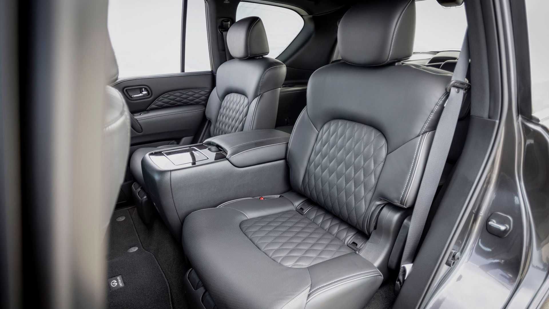 ردیف دوم - مدل ۲۰۲۲ اینفینیتی QX80