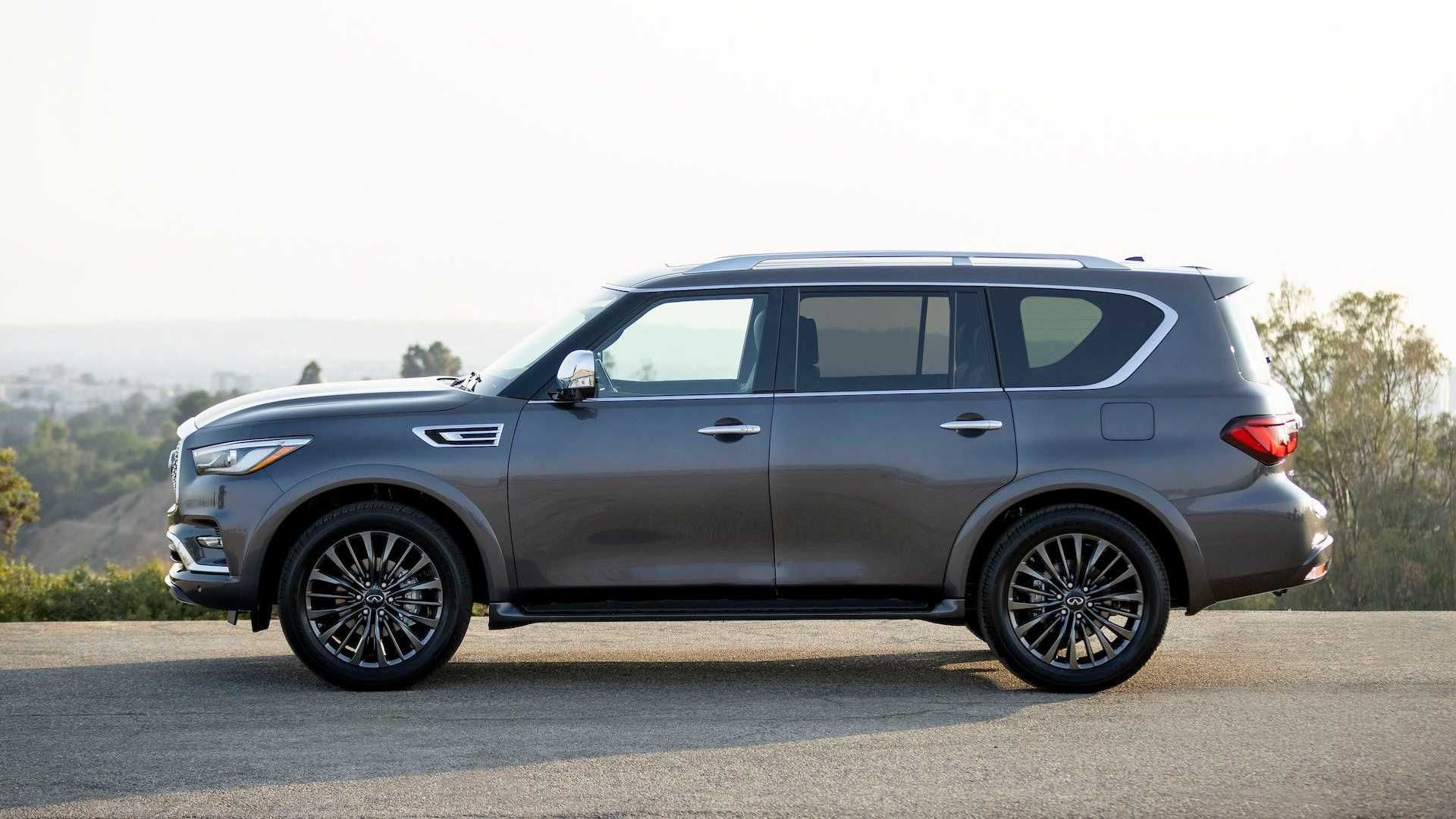 نمای کناری - مدل ۲۰۲۲ اینفینیتی QX80