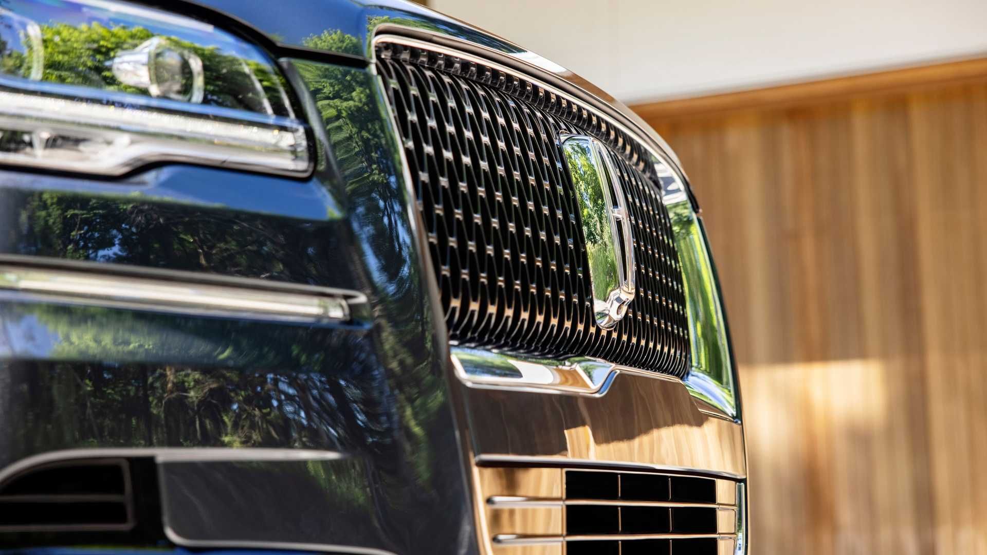 جلو پنجره - لینکلن نویگیتور ۲۰۲۲ 