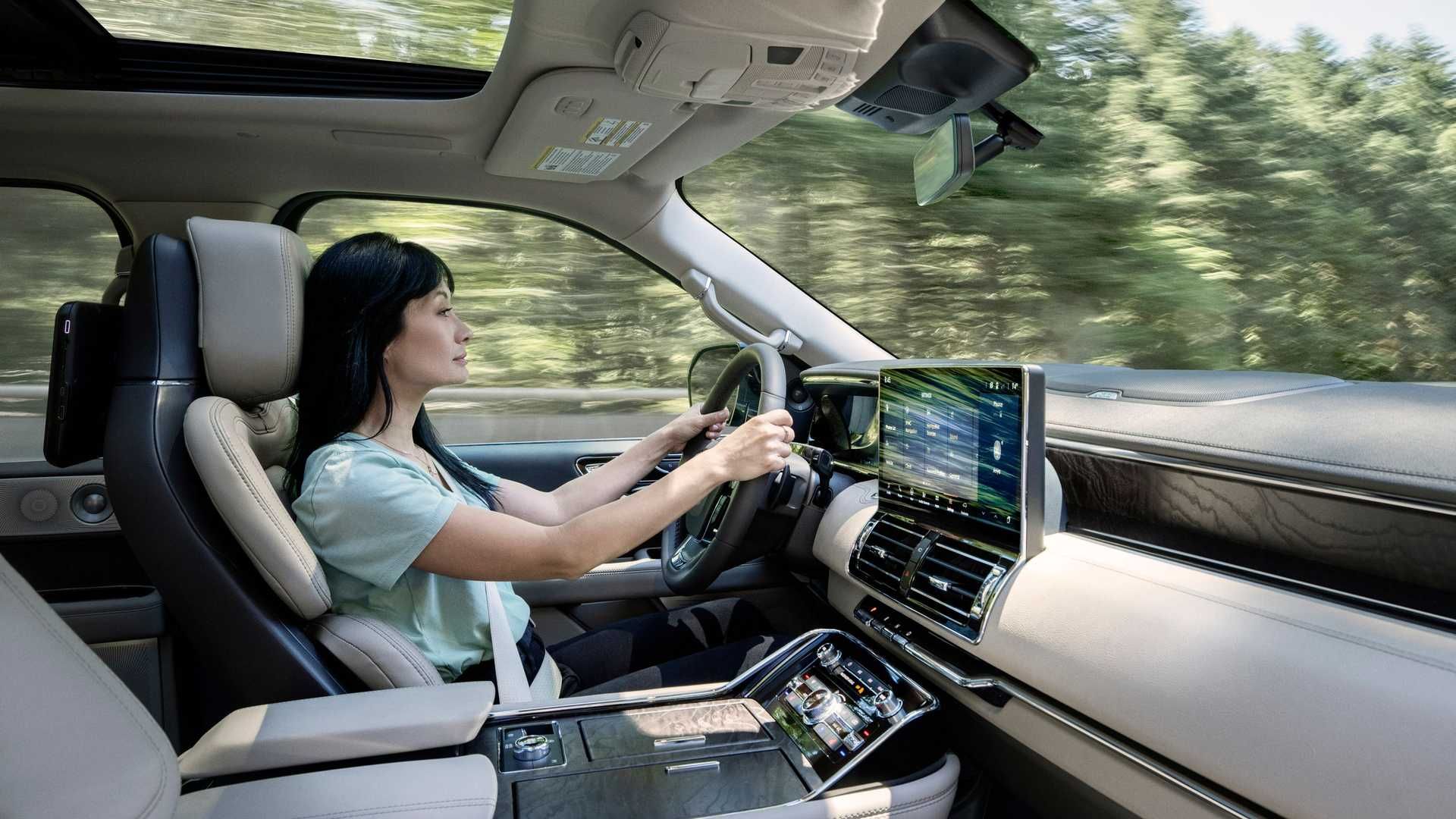 نمای محیط داخلی - لینکلن نویگیتور ۲۰۲۲ 