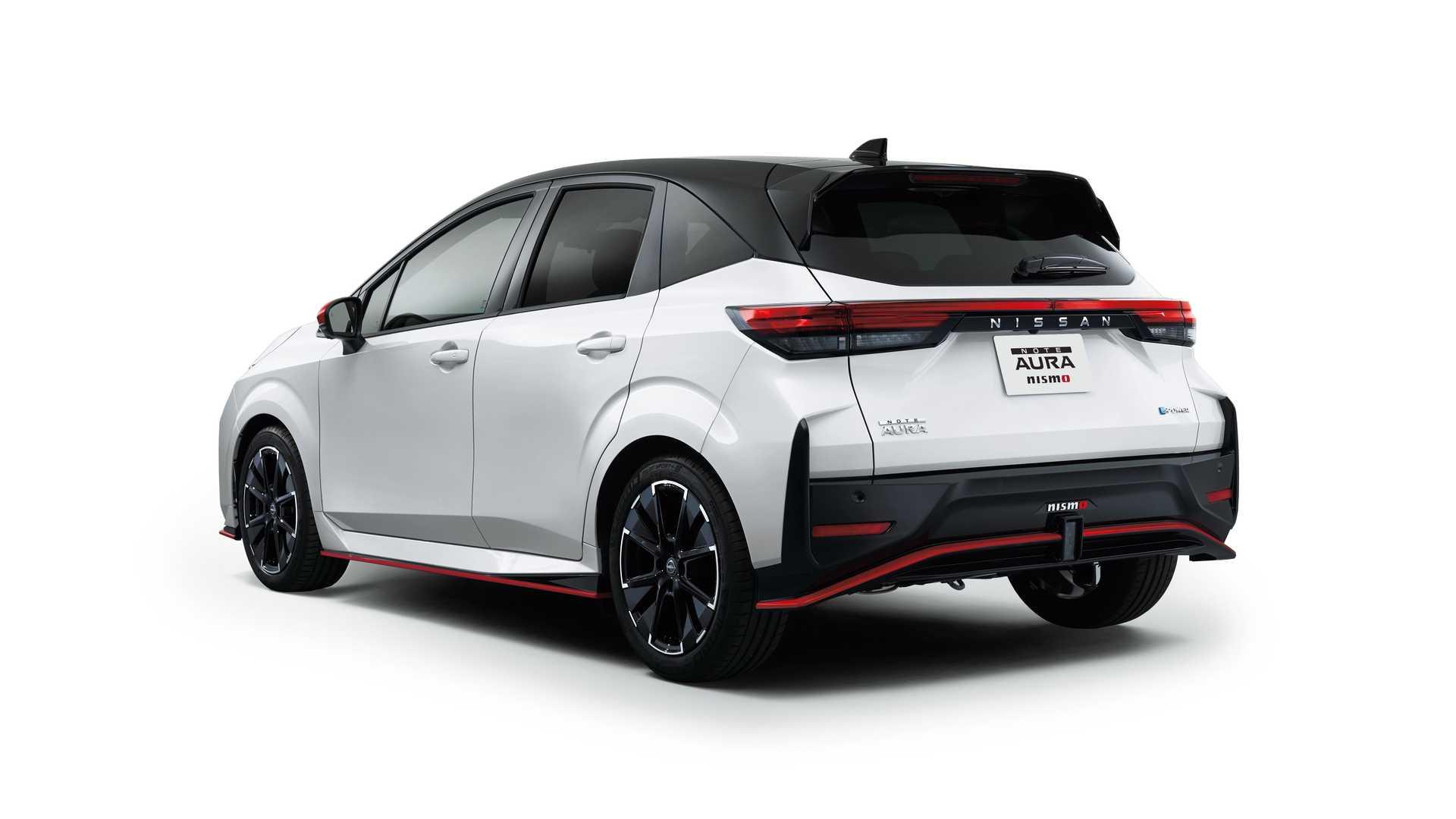 نمای عقب هاچ بک نیسان نوت آئورا نیسمو / 2022 Nissan Note Aura Nismo سفید رنگ