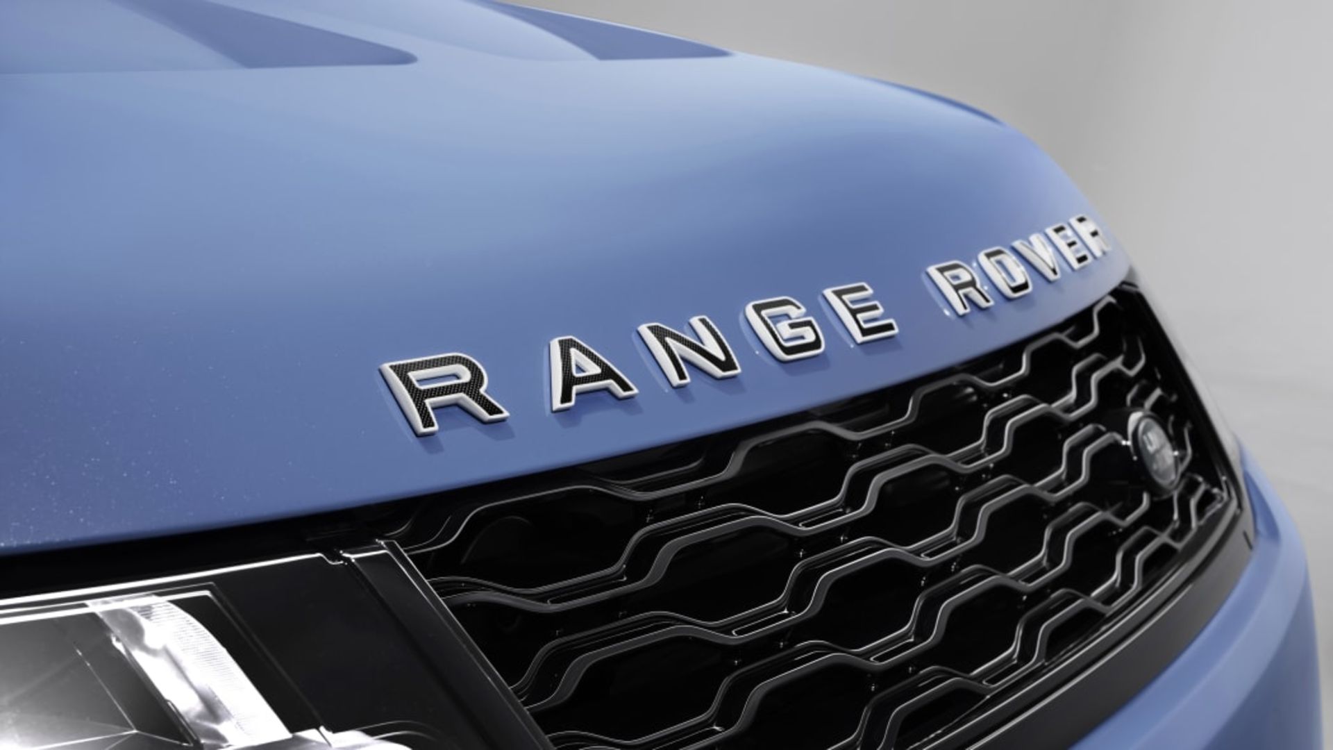 Range Rover Sport SVR Ultimate Edition 2022 / رنجرور اسپرت اس‌وی‌آر آلتیمیت ادیشن و درج نام رنجرور با تزئیناتی خاص روی کاپوت