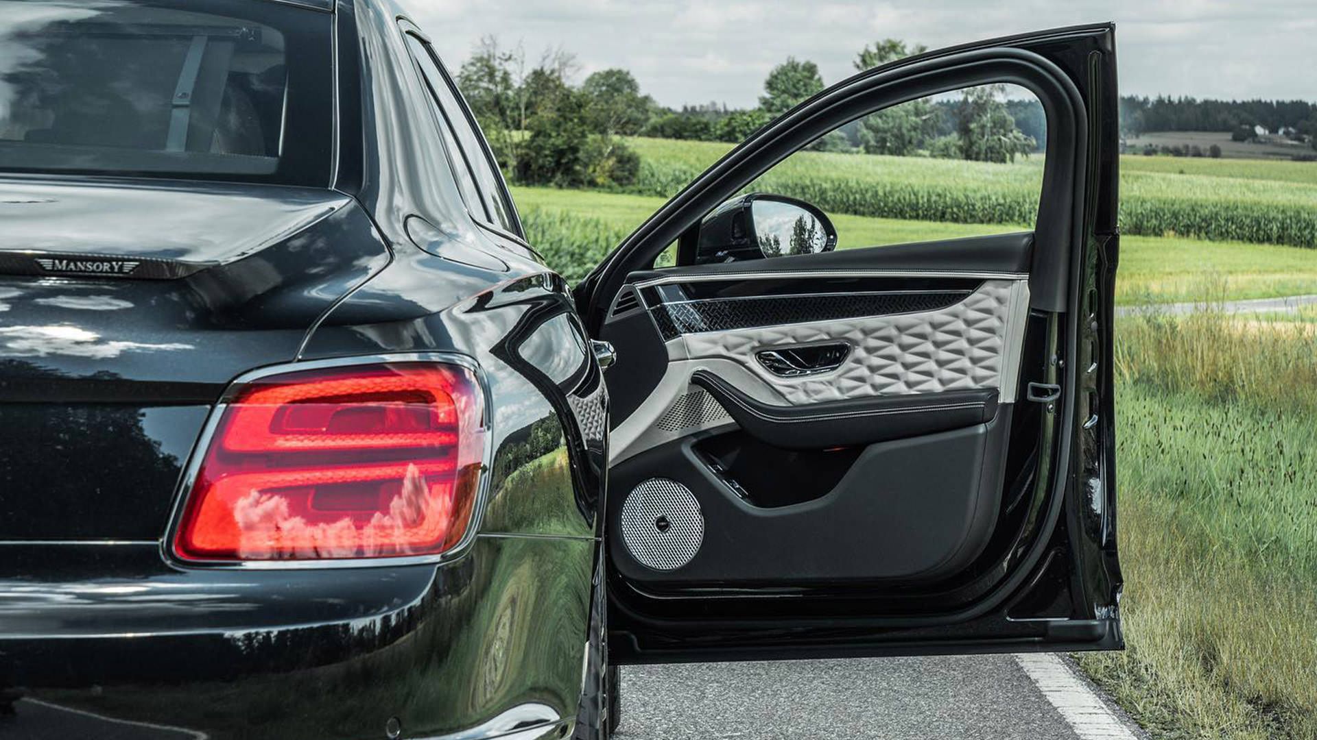 تزئین پنل درهای بنتلی فلایینگ اسپر تیونینگ منصوری / Mansory Bentley Flying Spur