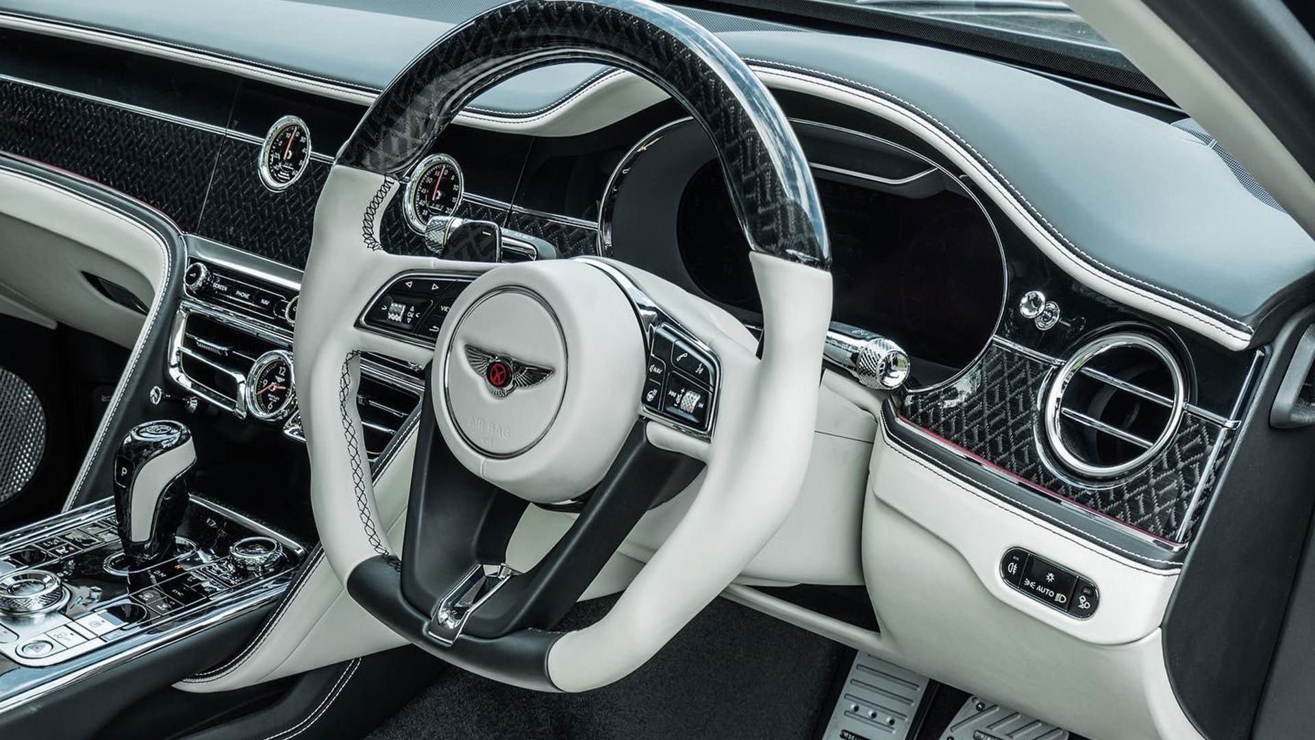 داشبورد و فرمان بنتلی فلایینگ اسپر تیونینگ منصوری / Mansory Bentley Flying Spur