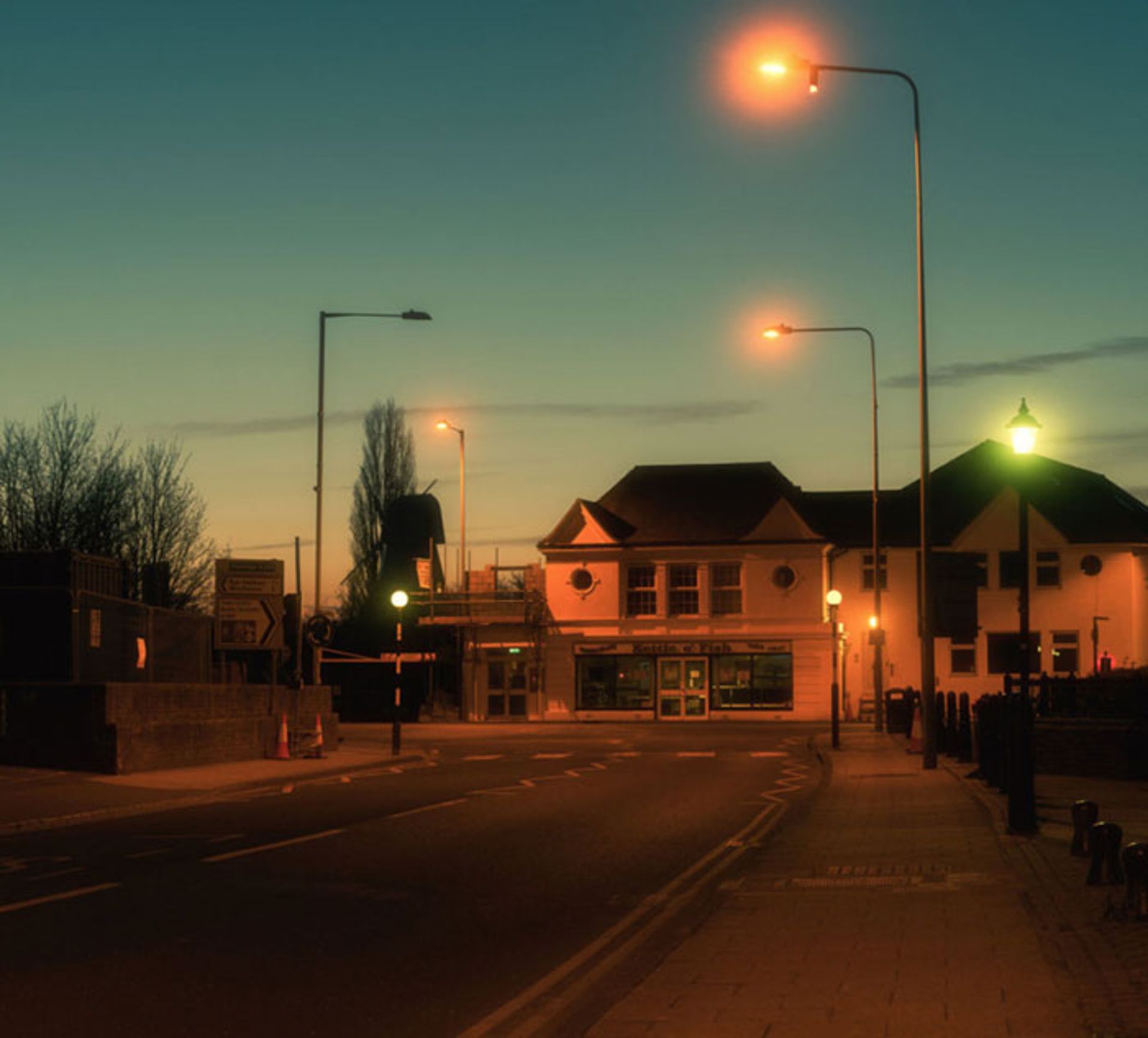 کنتراست نور لامپ