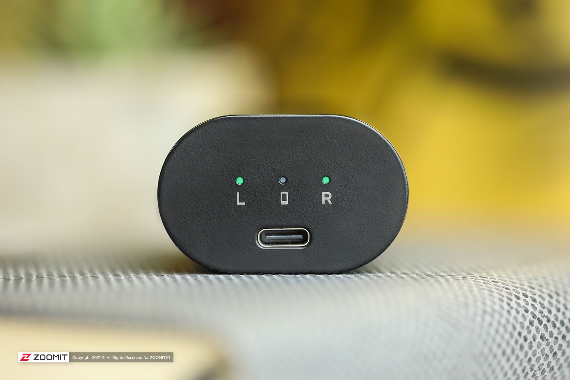 کیس شارژر هدفون کریتیو outlier air v2