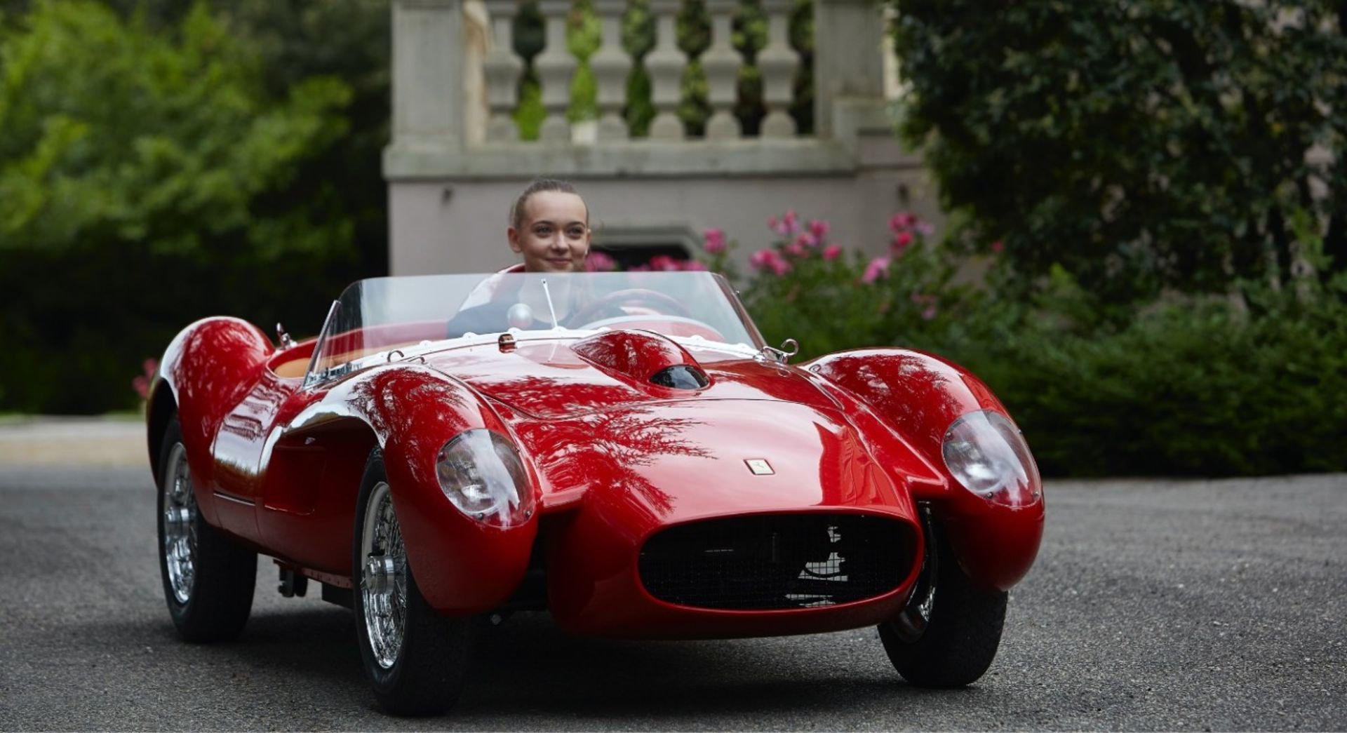 Ferrari Testa Rossa J / نمای جلو