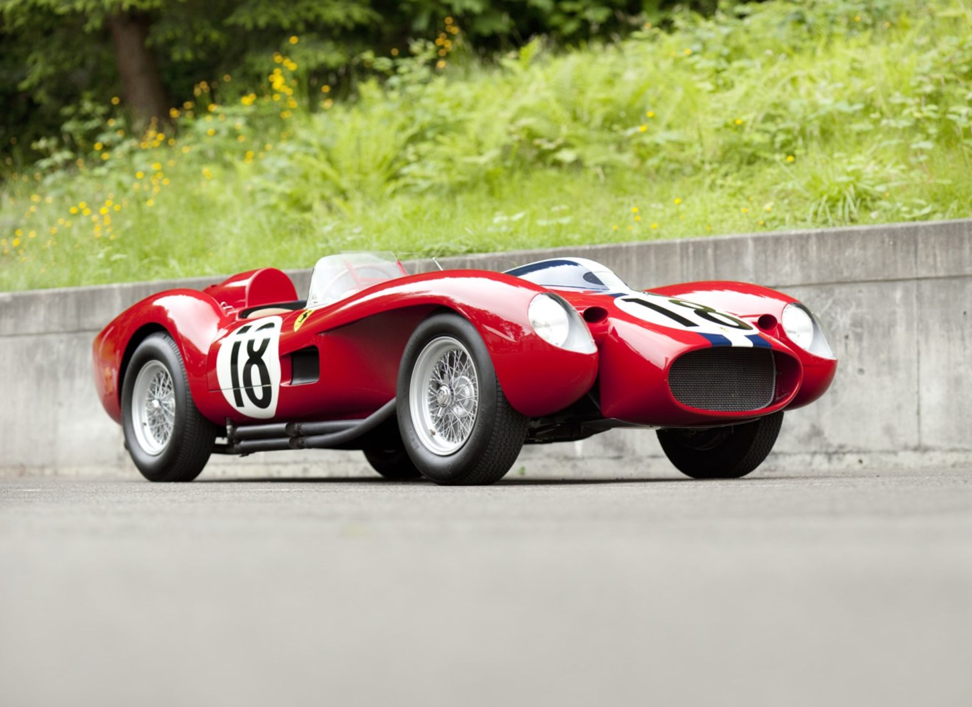 Ferrari Testa Rossa J /  نمای نیم رخ 