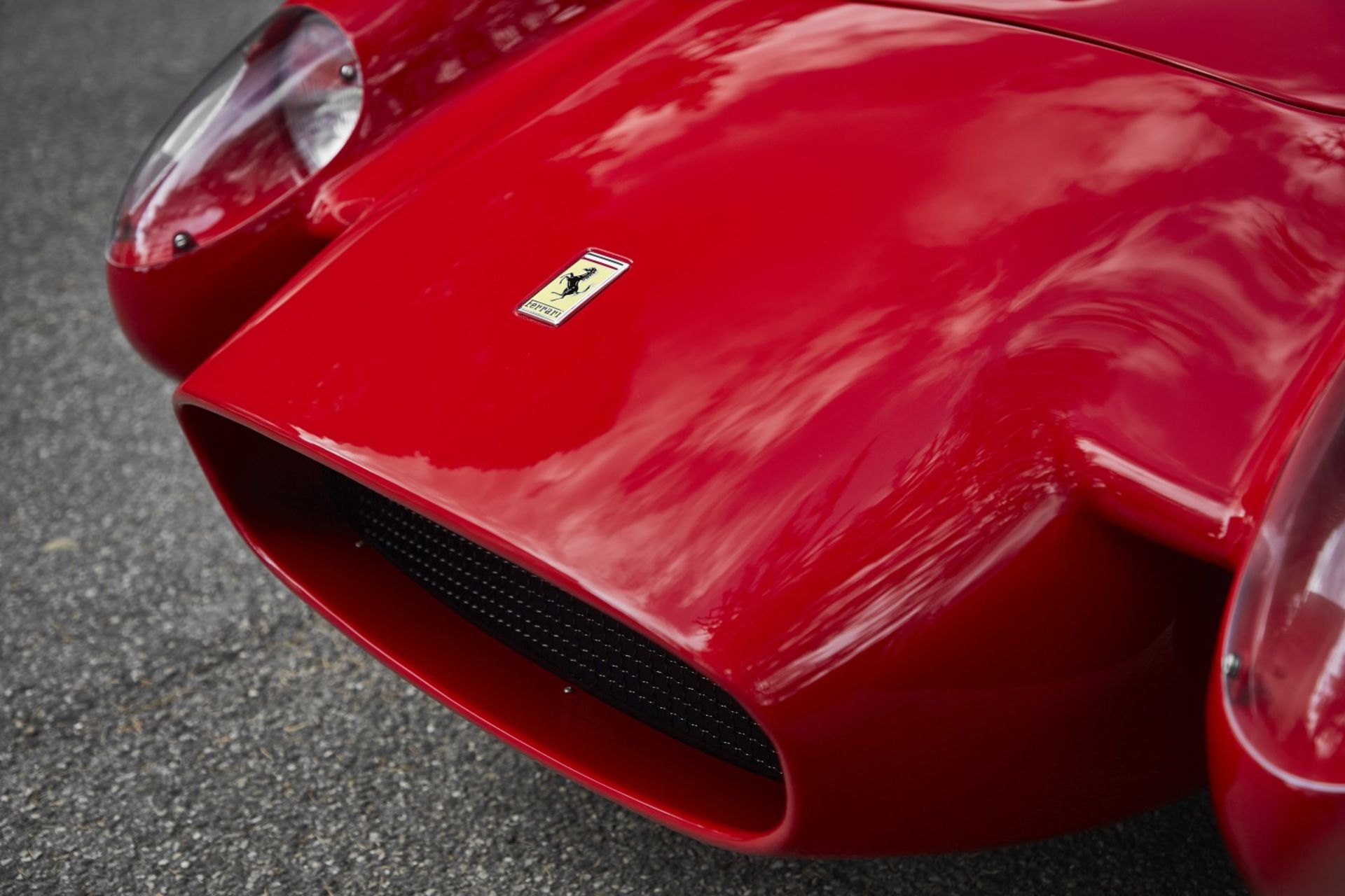 Ferrari Testa Rossa J  / جلو پنجره و دماغه‌ی کوسه‌ای