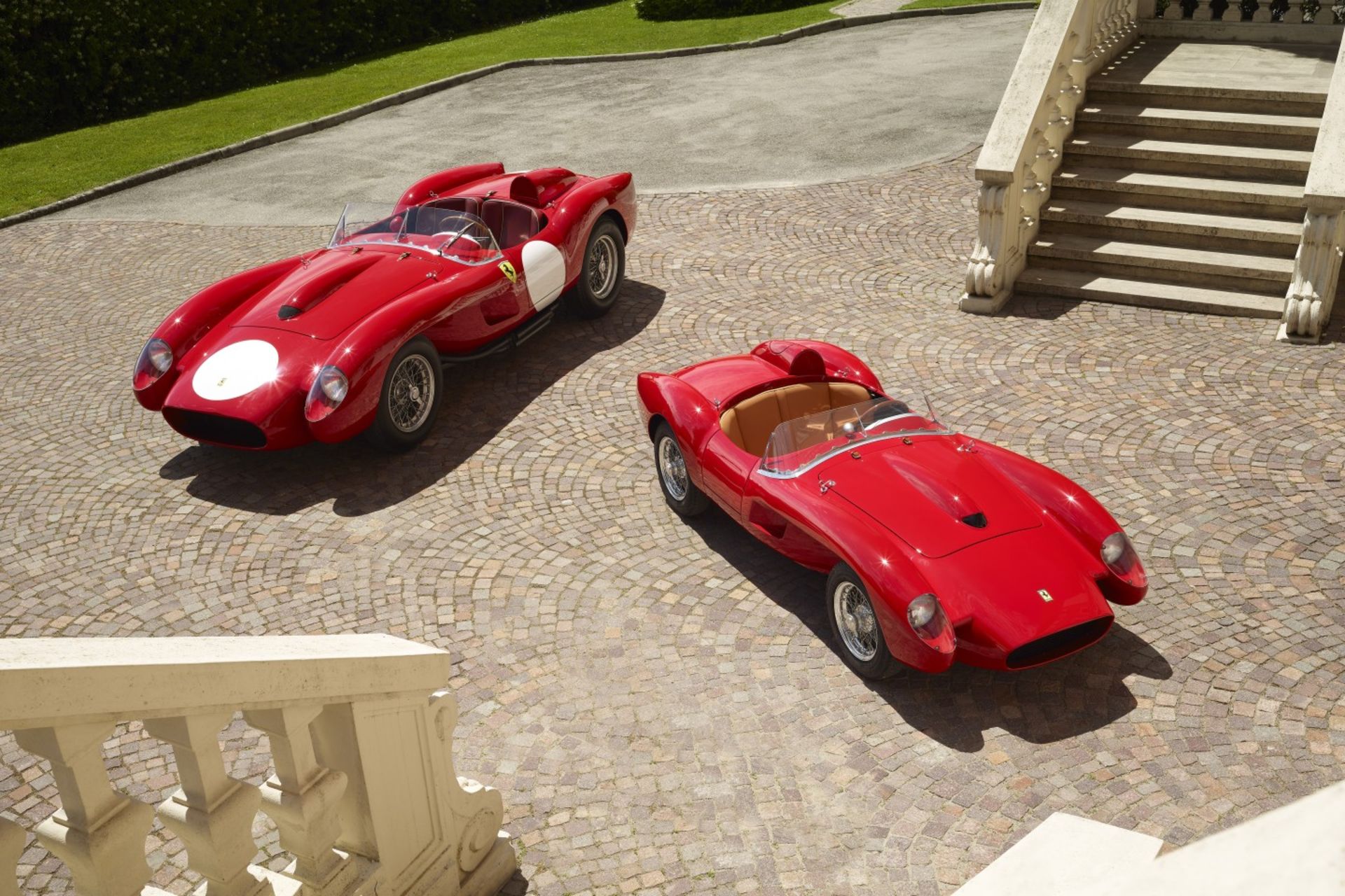 Ferrari Testa Rossa J / در کنار نمونه‌ی اصلی