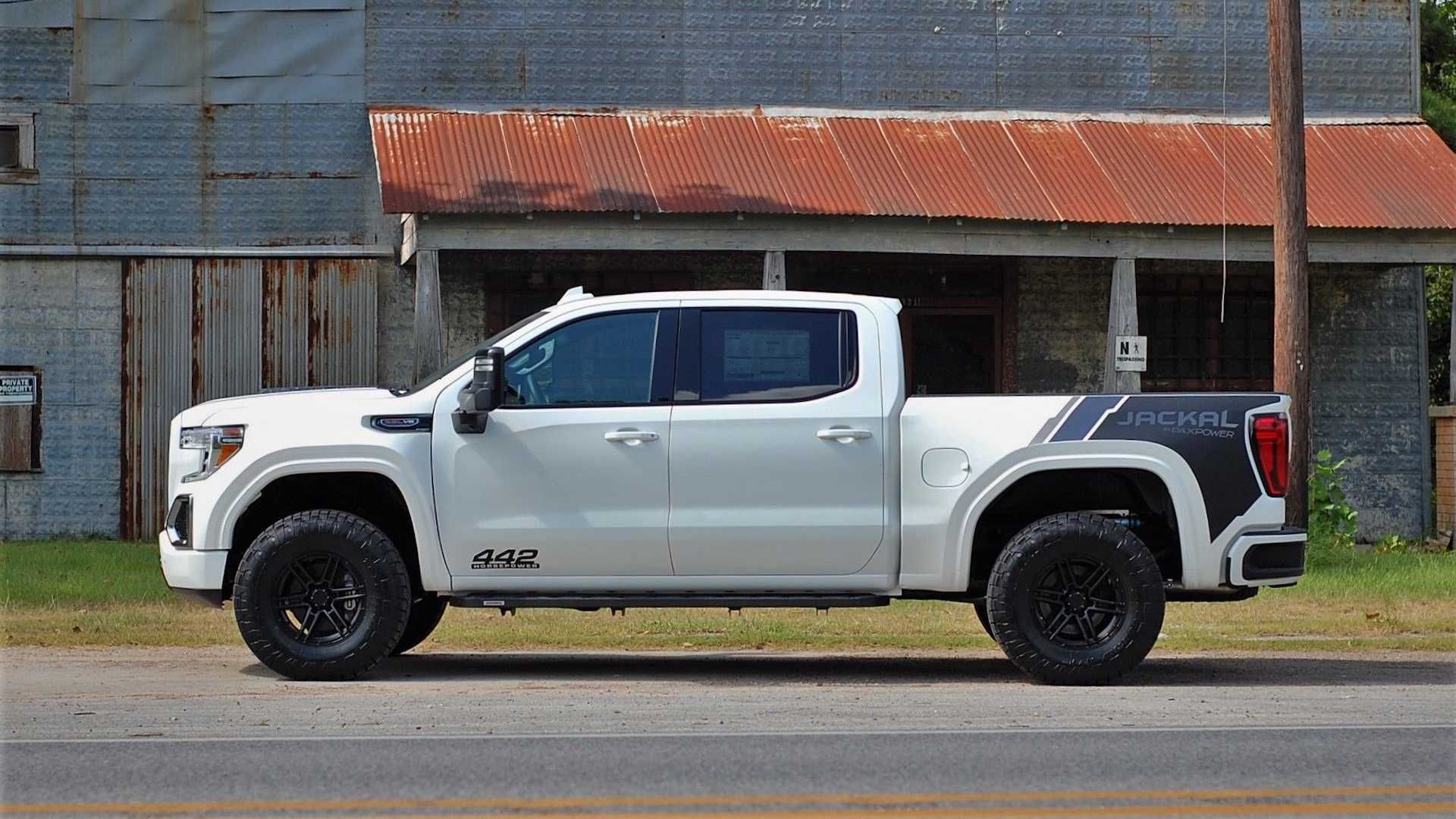 نمای جانبی وانت پیکاپ جی ام سی سیرا جکال / GMC Sierra Jackal