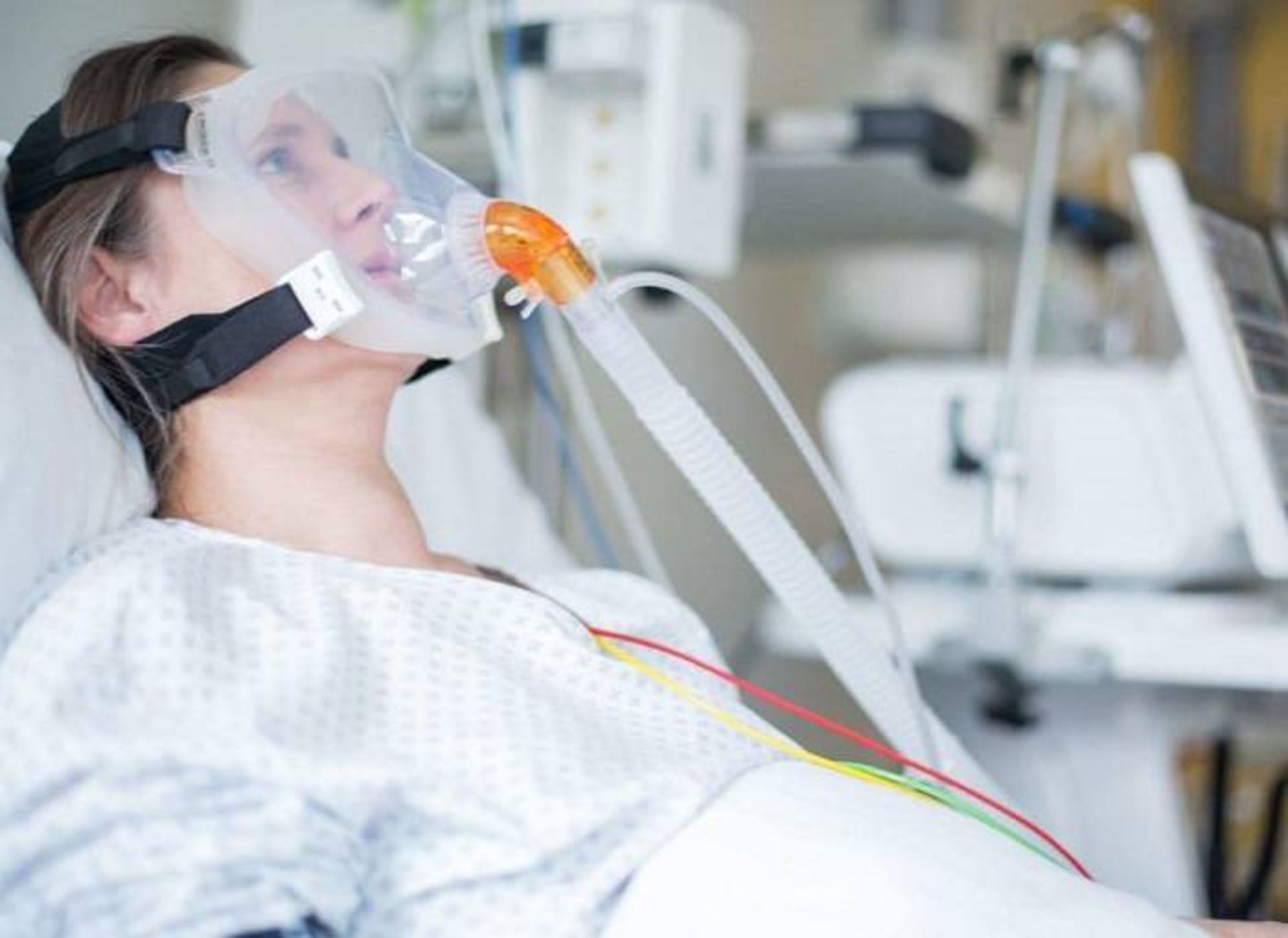 ونتیلاتور با ماسک نوعی دستگاه تنفس مصنوعی