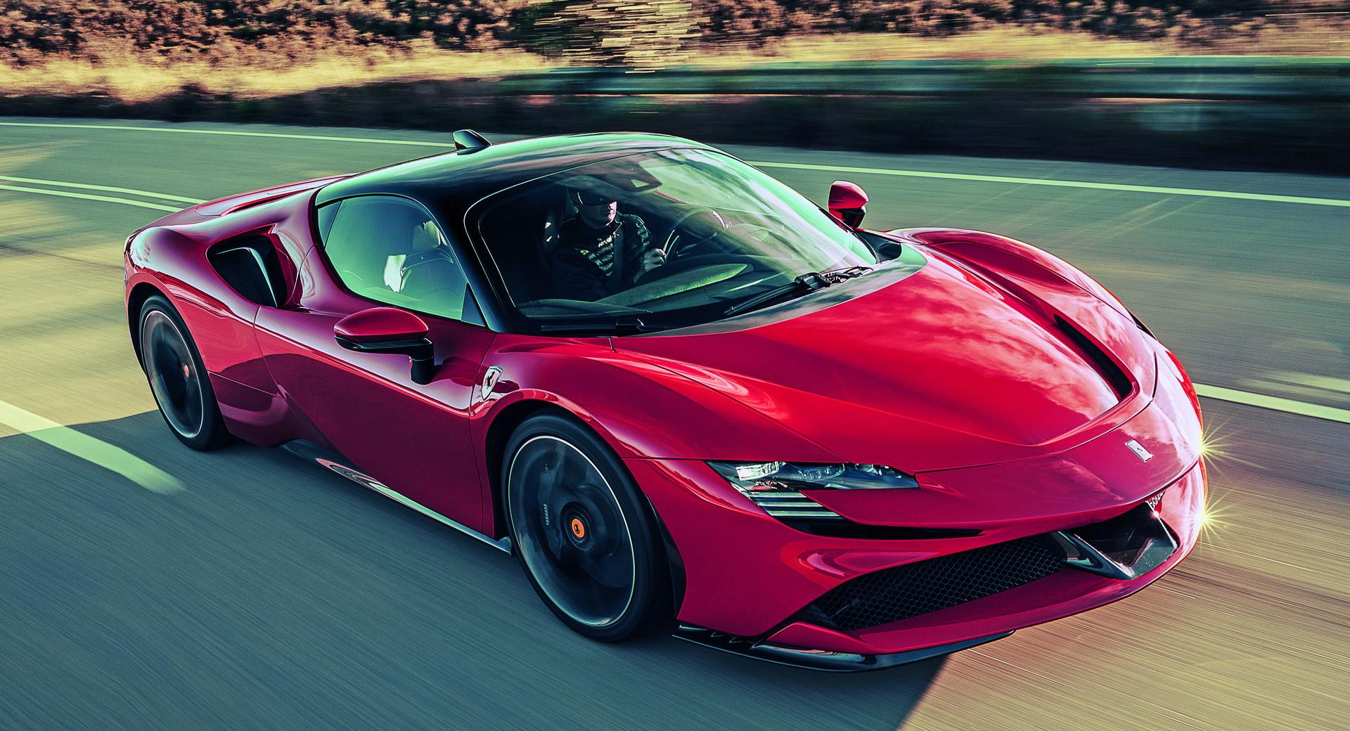 فراری اس اف 90 / Ferrari SF90 قرمز رنگ