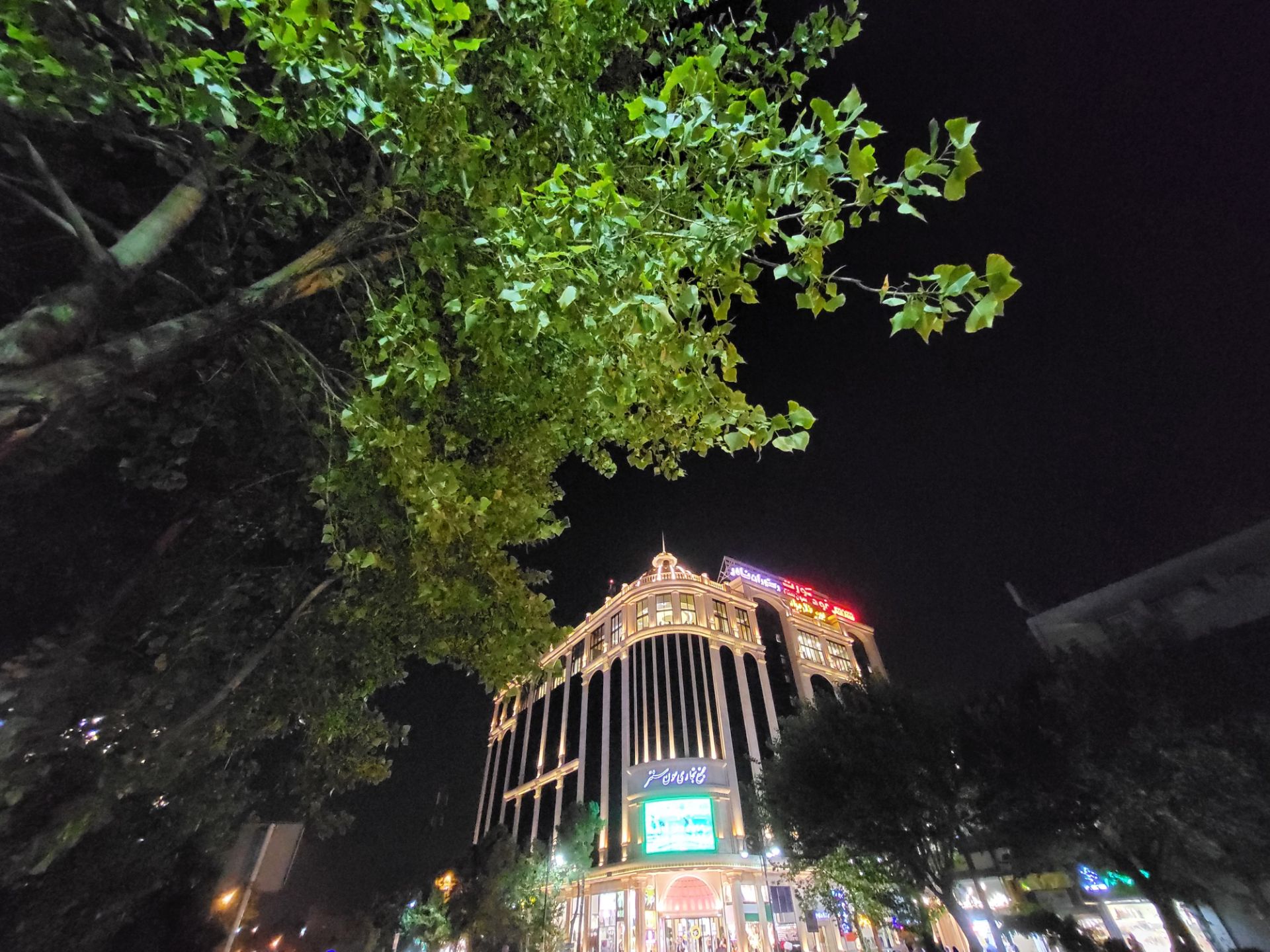 عکاسی در تاریکی با حالت خودکار گلکسی زد فلیپ ۳ - دوربین اولتراواید