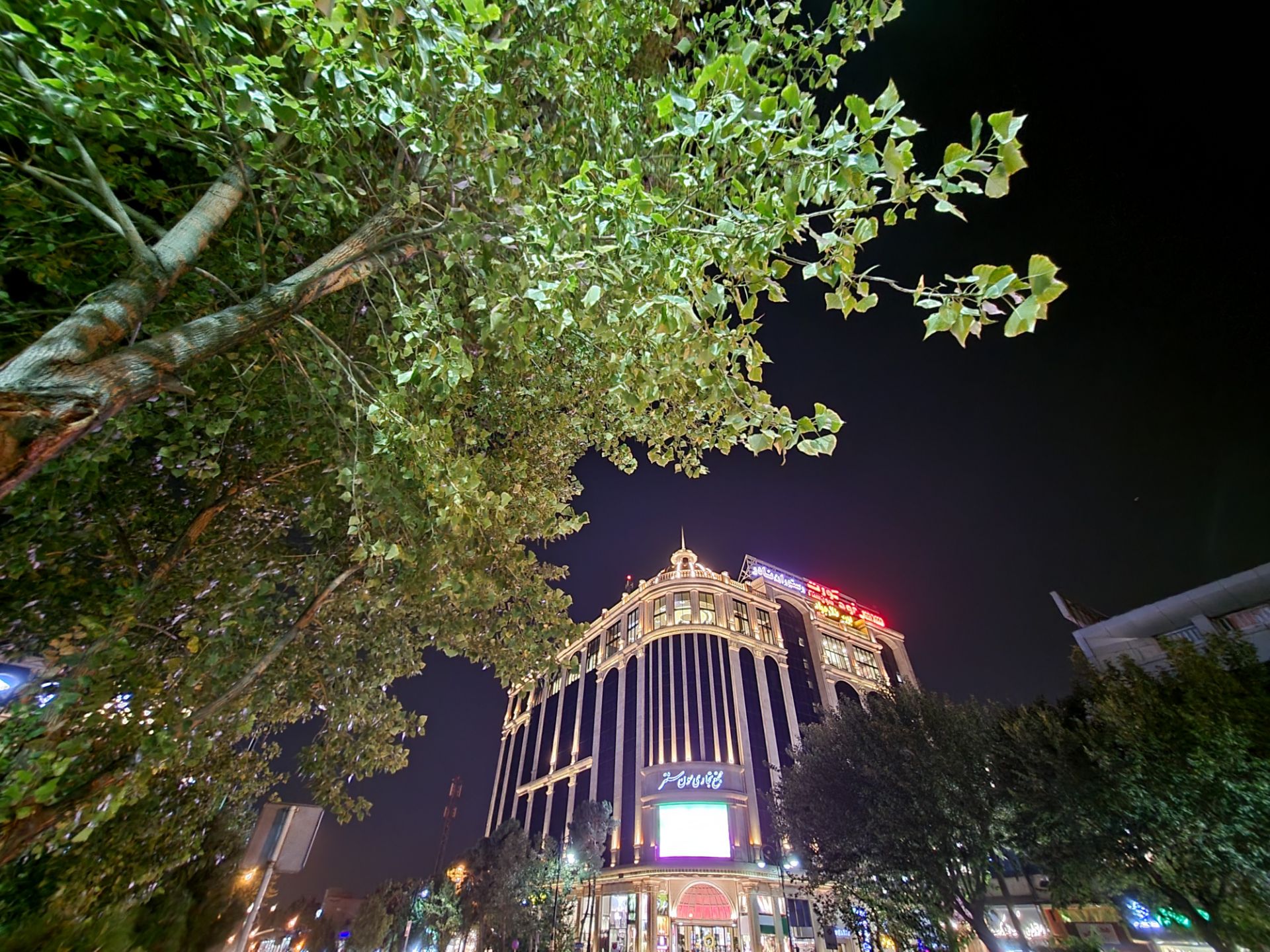 عکاسی در تاریکی با حالت Night گلکسی زد فلیپ ۳ - دوربین اولتراواید