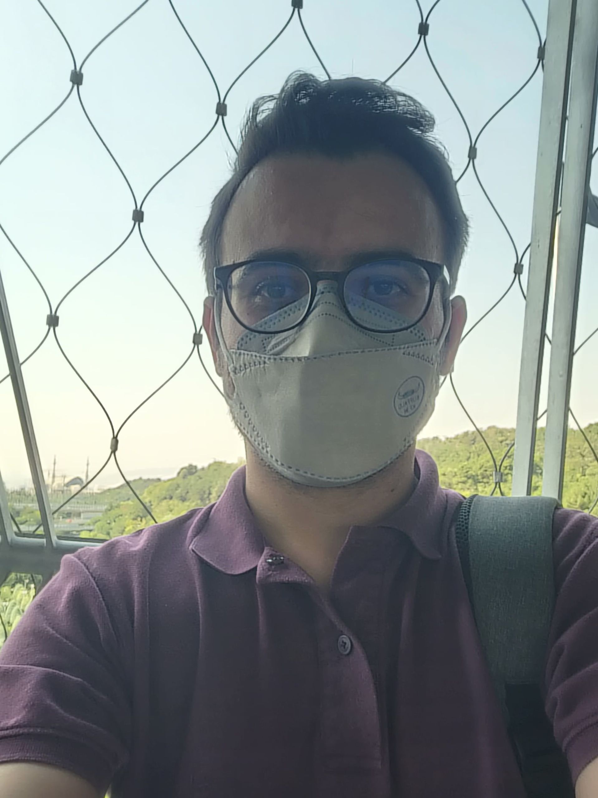 عکس دوربین سلفی زیر نمایشگر گلکسی زد فولد ۳ در طول روز