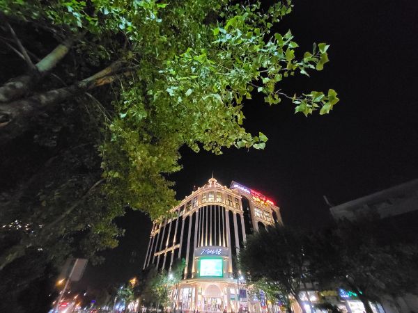 حالت عکاسی خودکار گلکسی زد فولد ۳ در تاریکی - دوربین اولتراواید