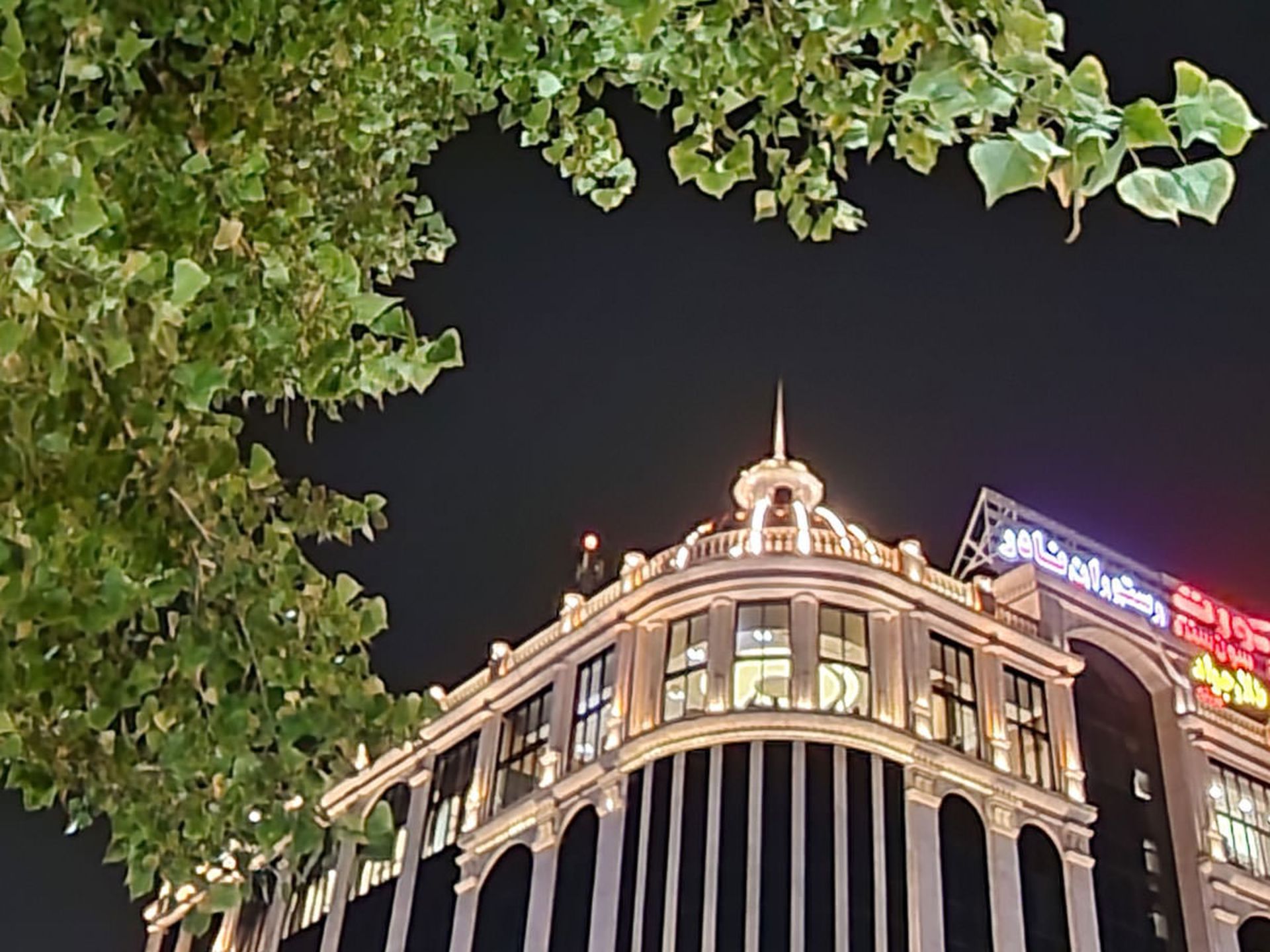 حالت عکاسی شب گلکسی زد فولد ۳ - برش دوربین اولتراواید