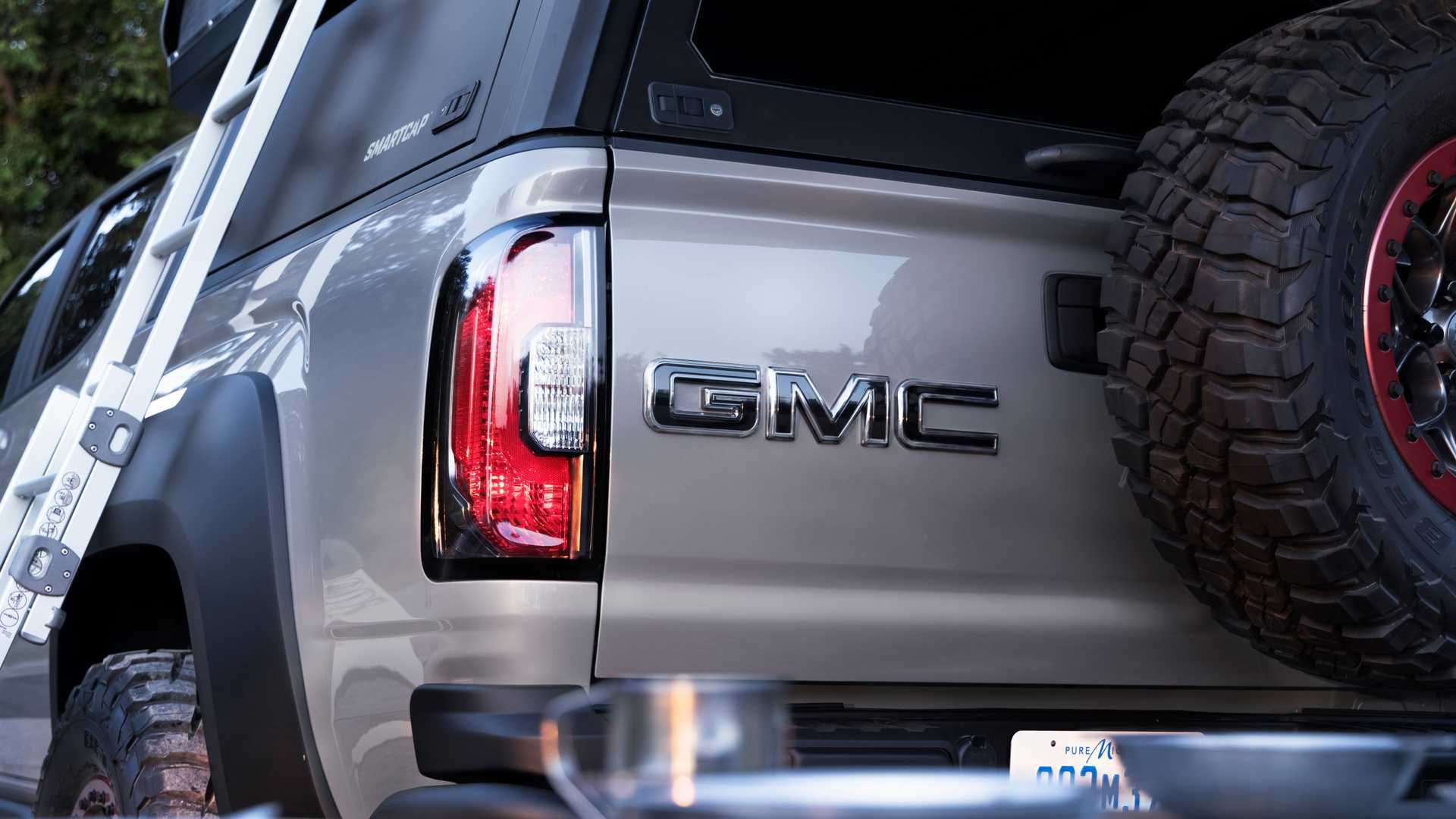 کفی عقب پیکاپ مفهومی و آفرود جی ام سی کنیون / GMC Canyon AT4 OVRLANDX
