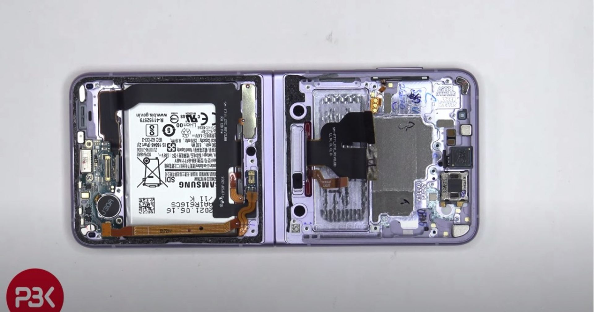 inside galaxy z flip 3