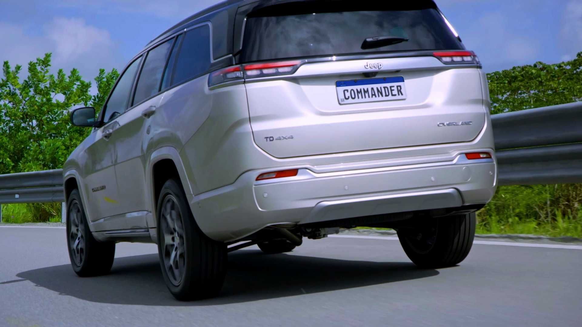 نمای عقب - جیپ کامندر ۲۰۲۲