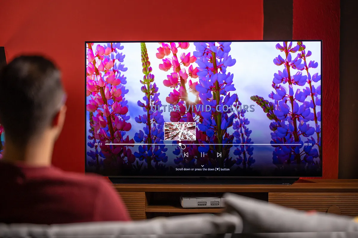 پخش فیلم روی تلویزیون LG C1 OLED