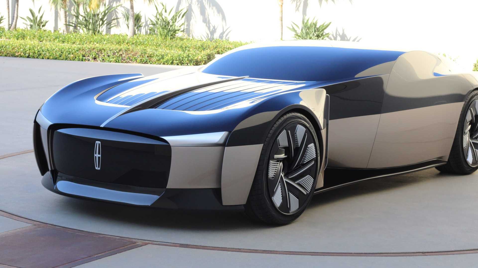 خودروی مفهومی لینکلن انیورساری / Lincoln Anniversary Concept با منظره گیاهان