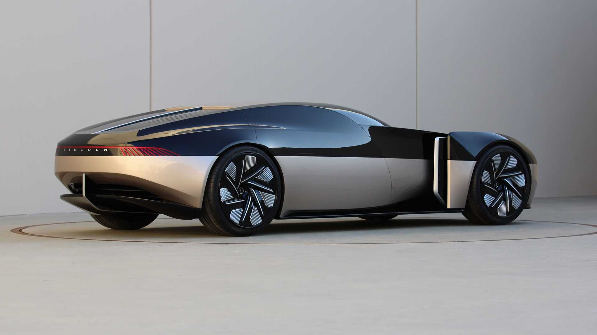 نمای سه چهارم عقب خودروی مفهومی لینکلن انیورساری / Lincoln Anniversary Concept