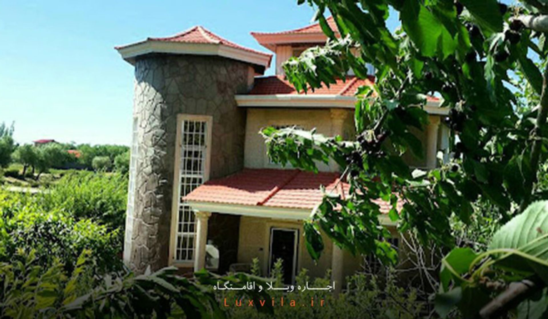 لوکس ویلا