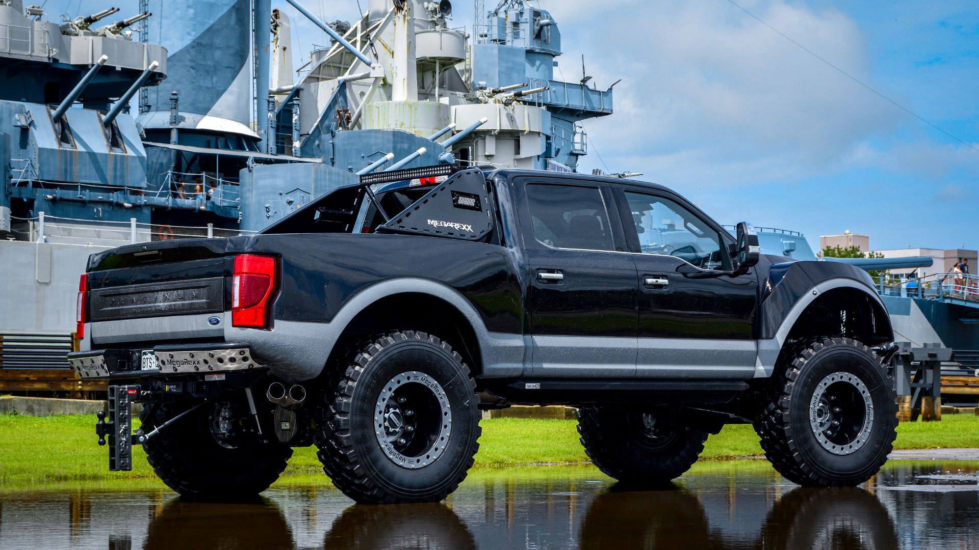 نمای جانبی پیکاپ فورد اف 250 سوپر دیوتی مگارپتور / Ford F-250 Super Duty MegaRaptor 