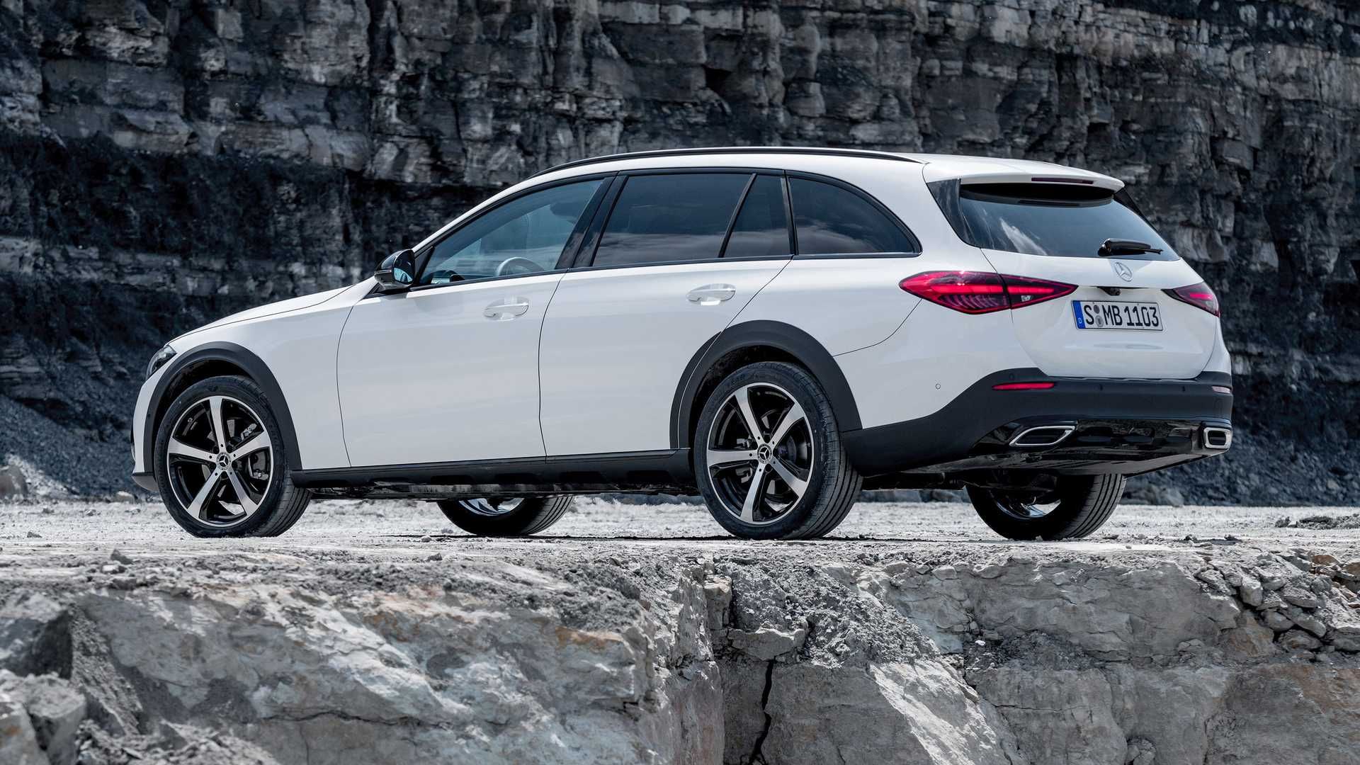 Mercedes-Benz C-Class All-Terrain نمای پشت مرسدس c کلاس آل ترین