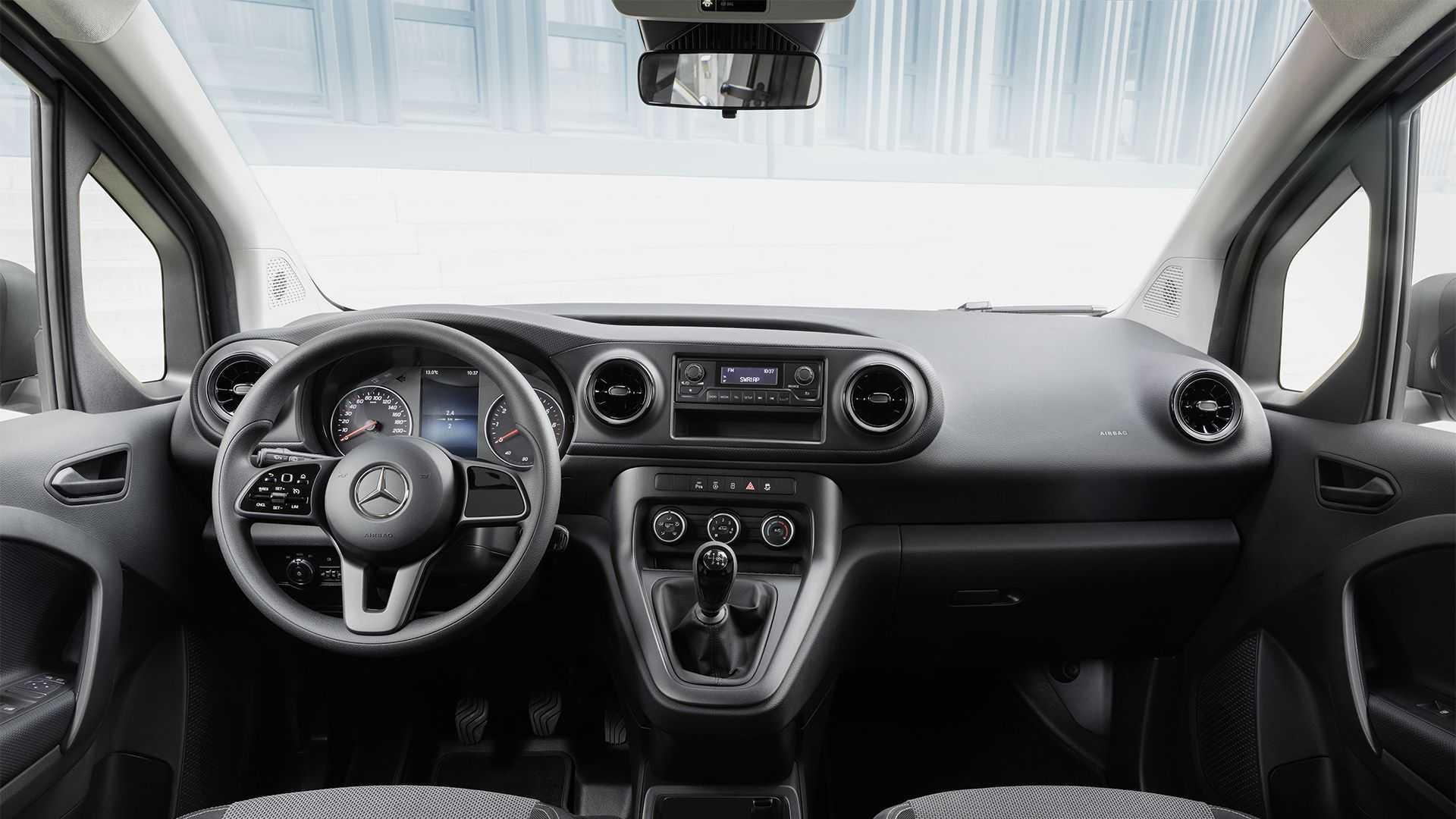 کابین و داشبورد ون مرسدس بنز سیتان / 2022 Mercedes Benz Citan