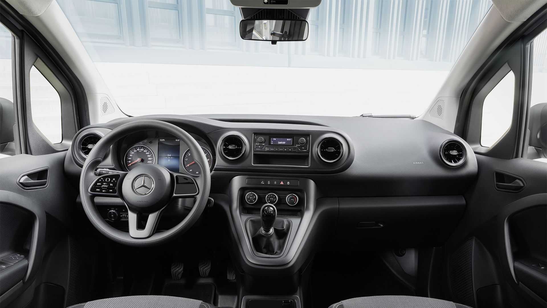 کابین و داشبورد ون مرسدس بنز سیتان / 2022 Mercedes Benz Citan