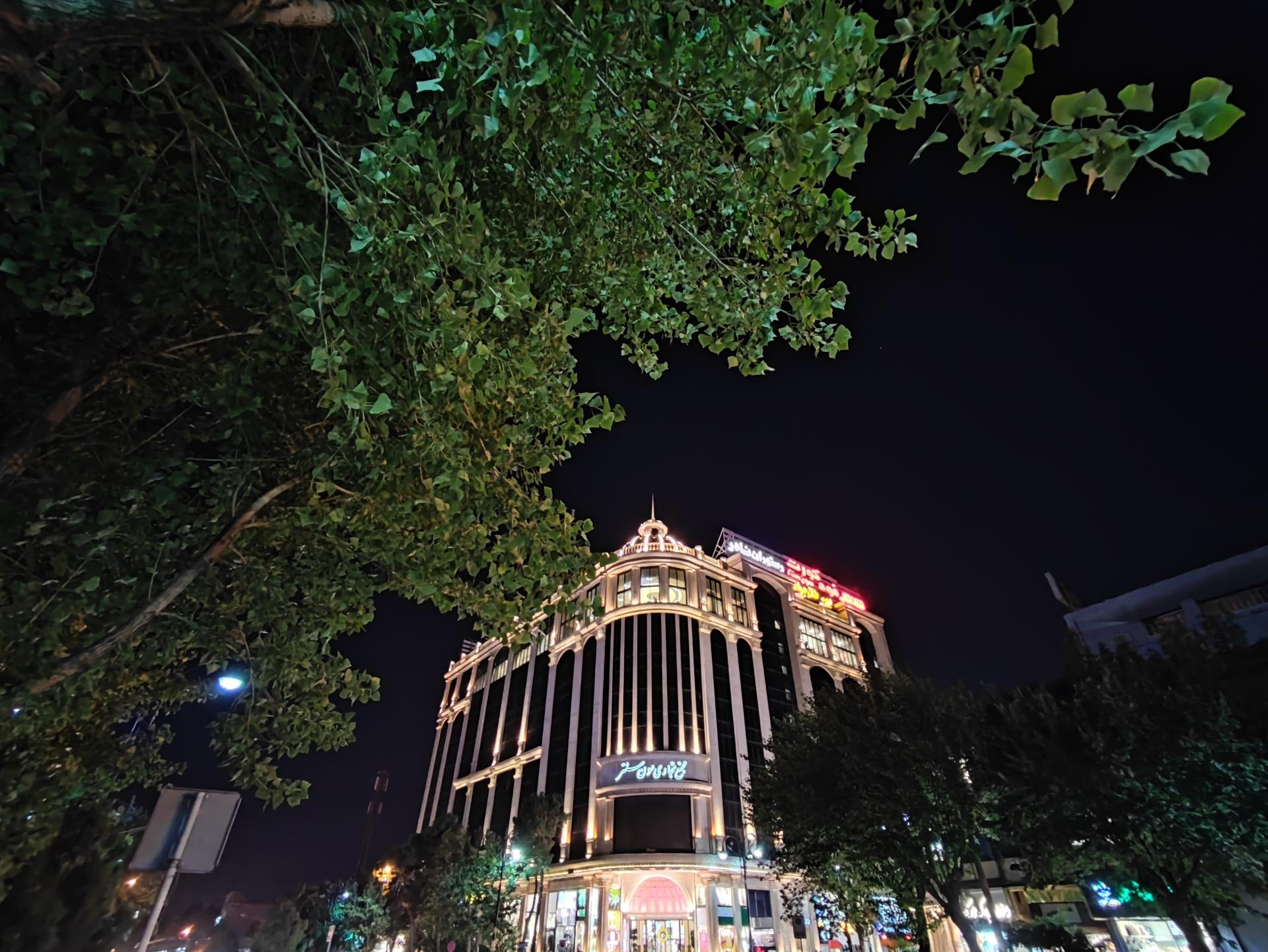 عکس شب دوربین اولتراواید می ۱۱ آی با حالت Night