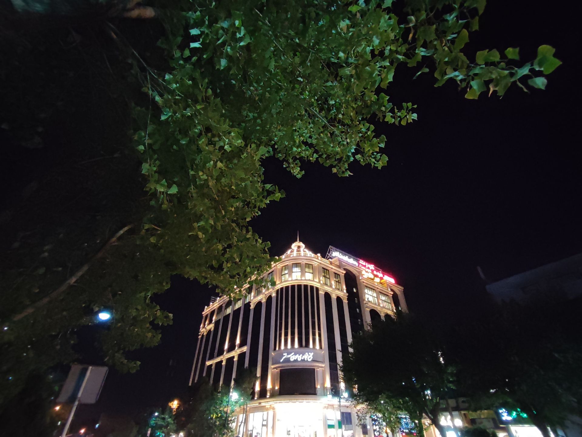 عکس شب دوربین اولتراواید می ۱۱ آی با حالت Photo