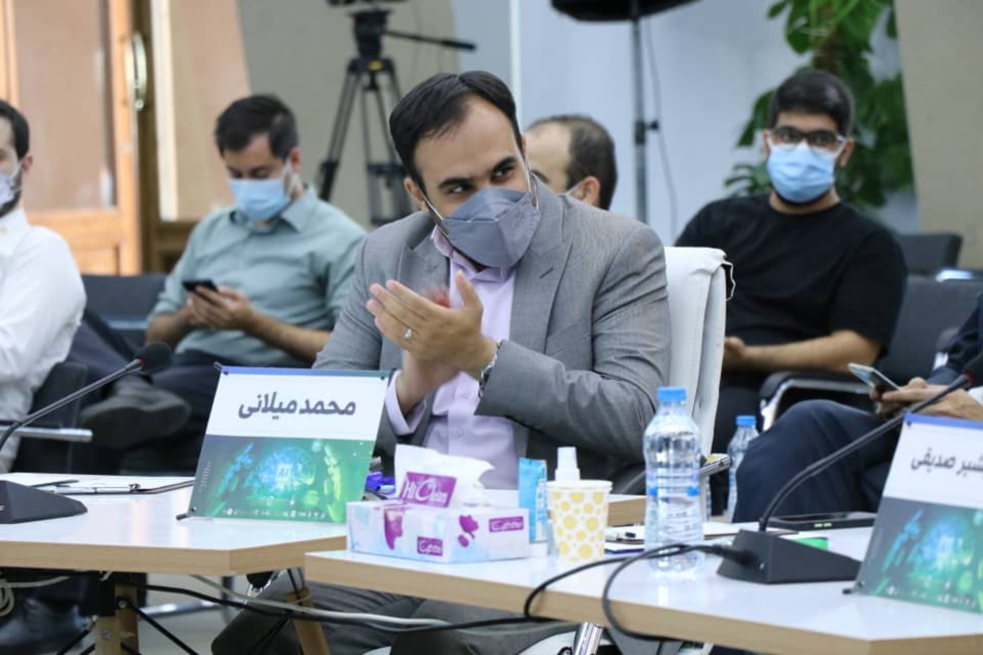 محمد میلانی مدیر صندوق جسورانه پارتیان در مراسم شتابدهنده هوش مصنوعی ۱۰۰استارتاپ