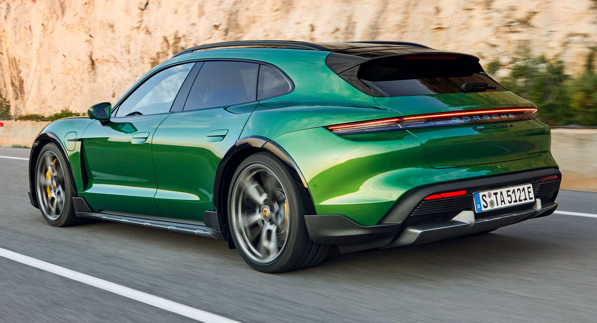 پورشه تایکان کراس توریسمو / Porsche Taycan Cross Turismo