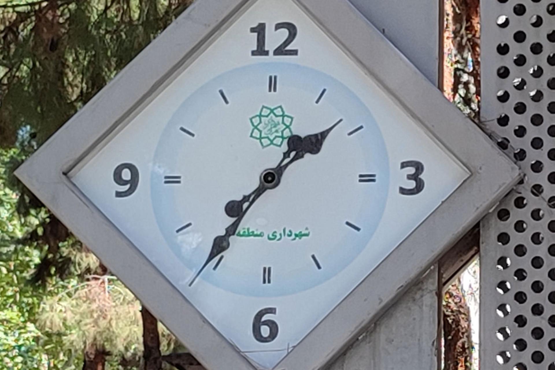 برش عکس ۱۰۸ مگاپیکسلی ردمی نوت ۱۰ پرو معادل برش واقعی عکس ۲ برابری