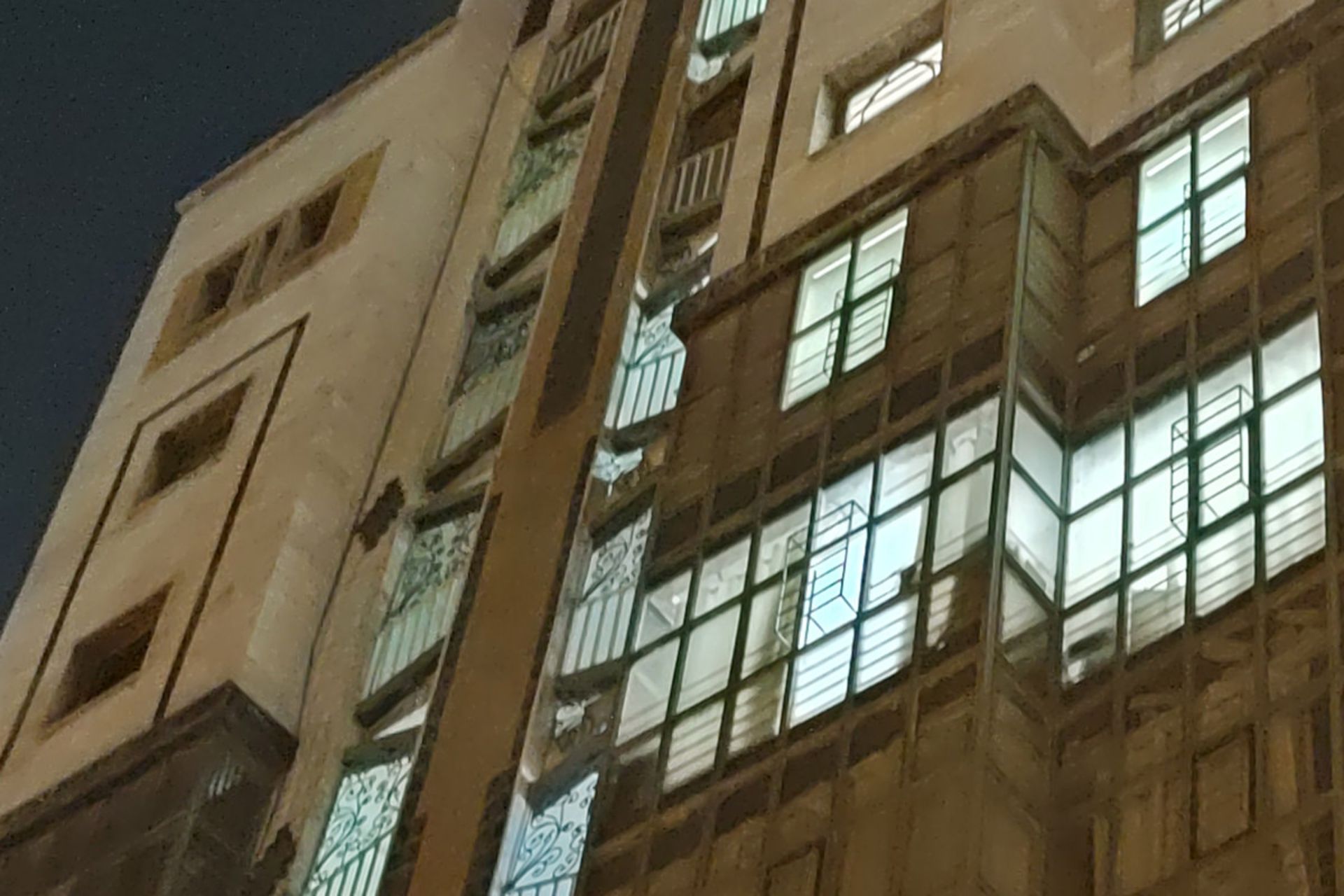 برش واقعی عکس دوربین اصلی ردمی نوت ۱۰ پرو در حالت خودکار