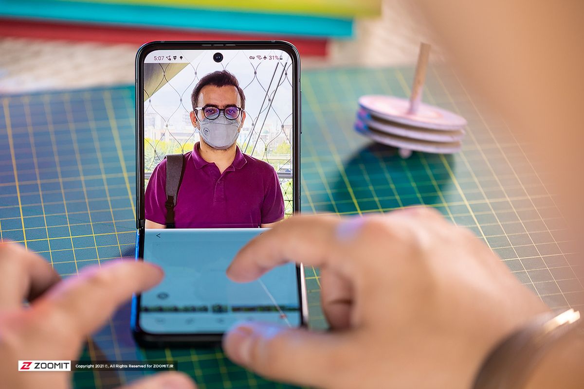 نمایش عکس روی گلکسی زد فلیپ ۳ در حالت Flex mode