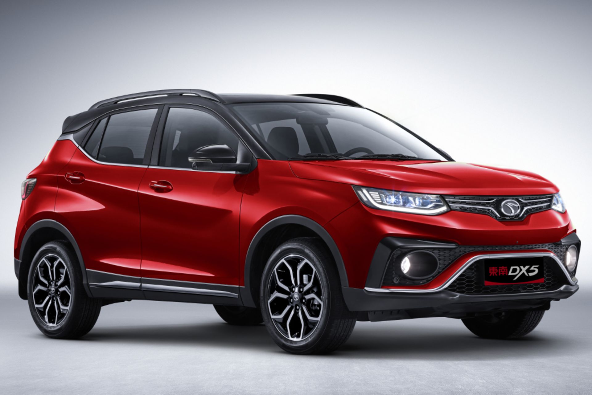 نمای راست Soueast DX5 دیارخودرو سوئیست دی ایکس 3