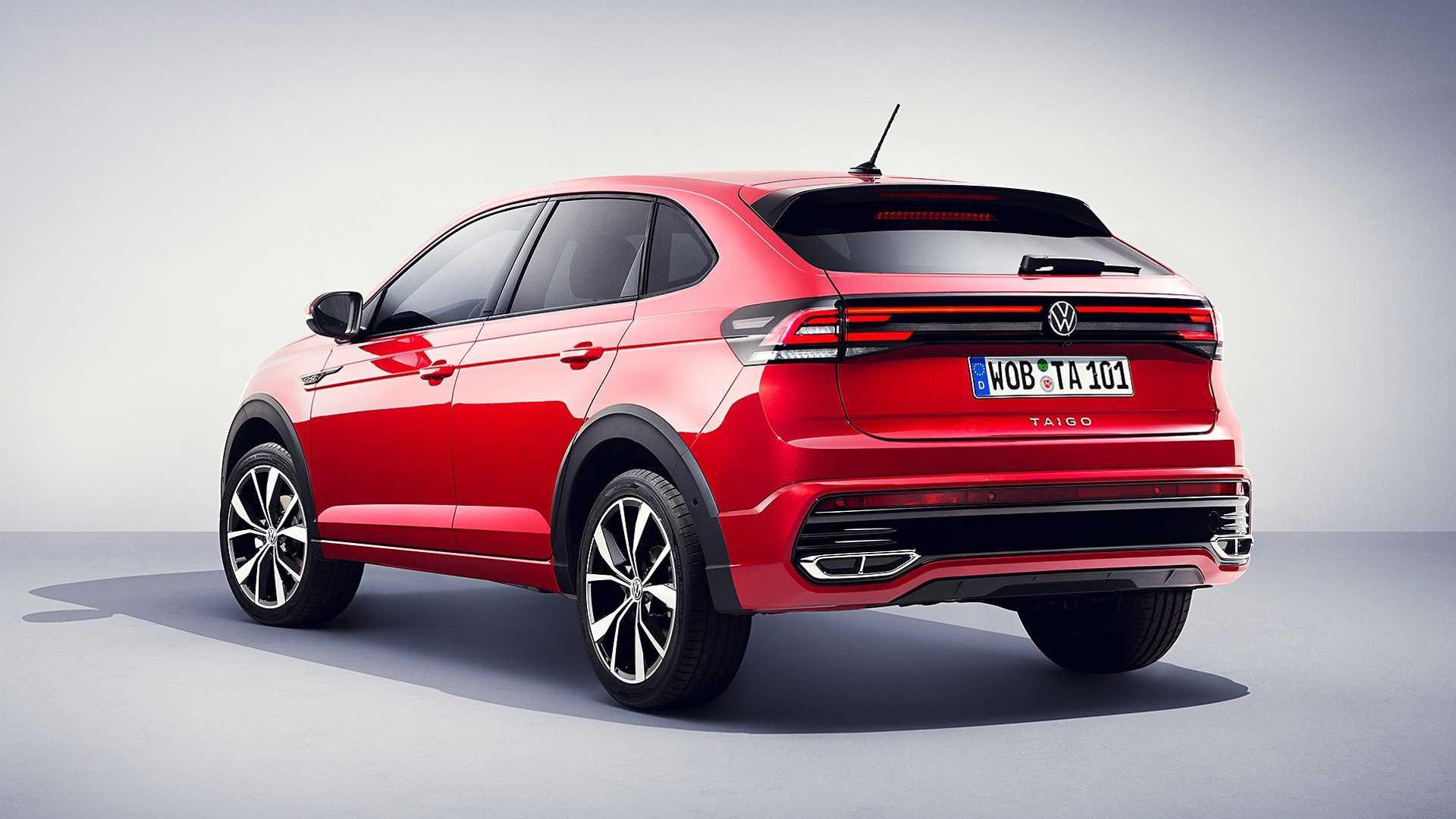 نمای سه چهارم عقب 2022 Volkswagen Taigo Crossover / کراس اور فولکس واگن تایگو قرمز رنگ
